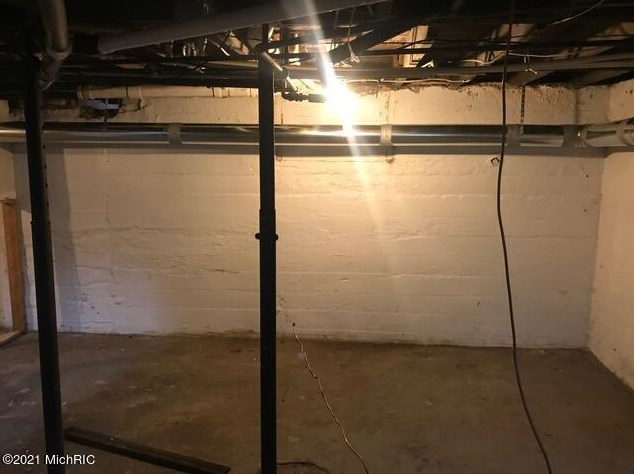 742 Maple St, Niles MI 49120-3256 exterior