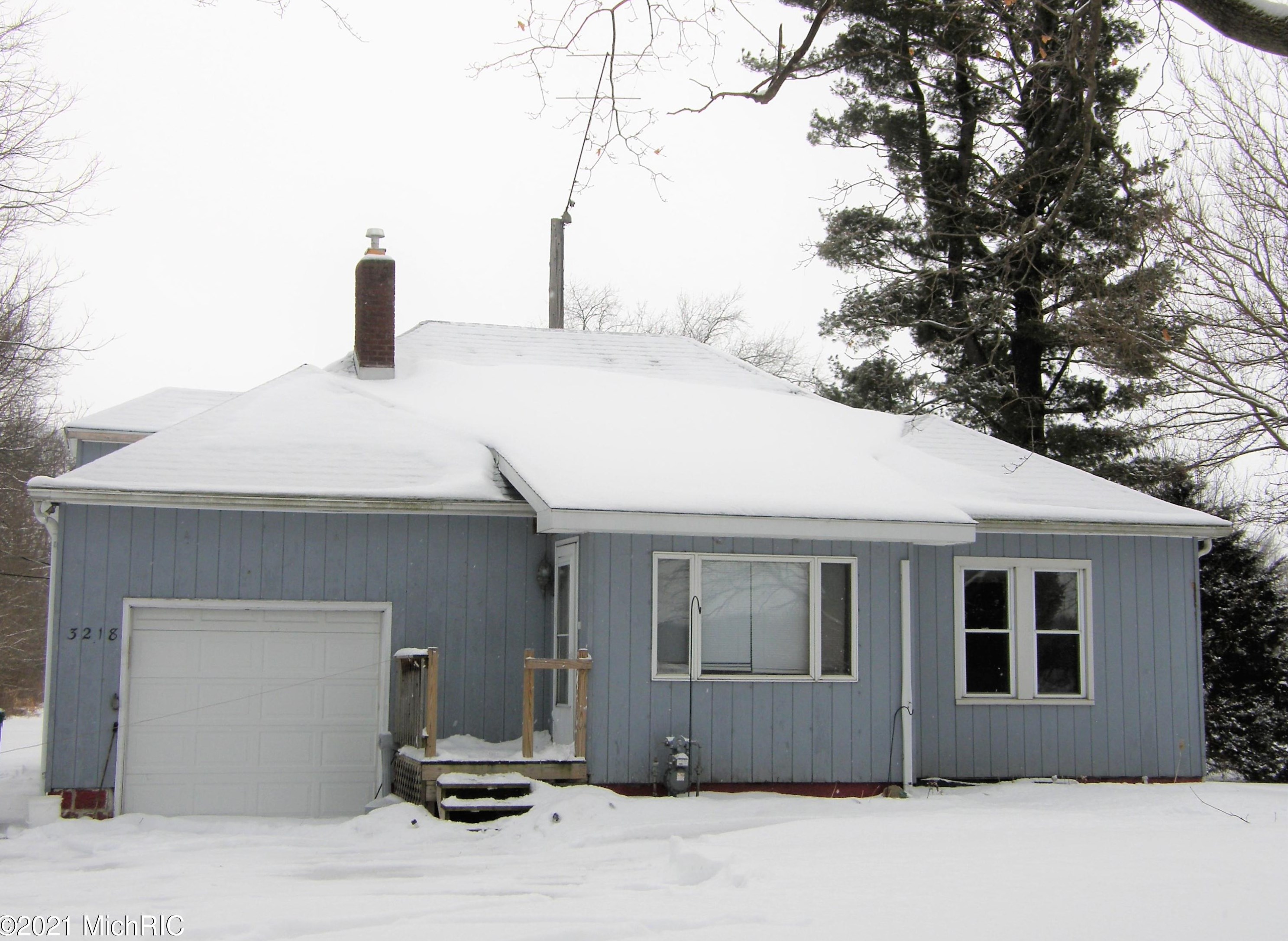 3218 5th St, Niles, MI 49120-8902