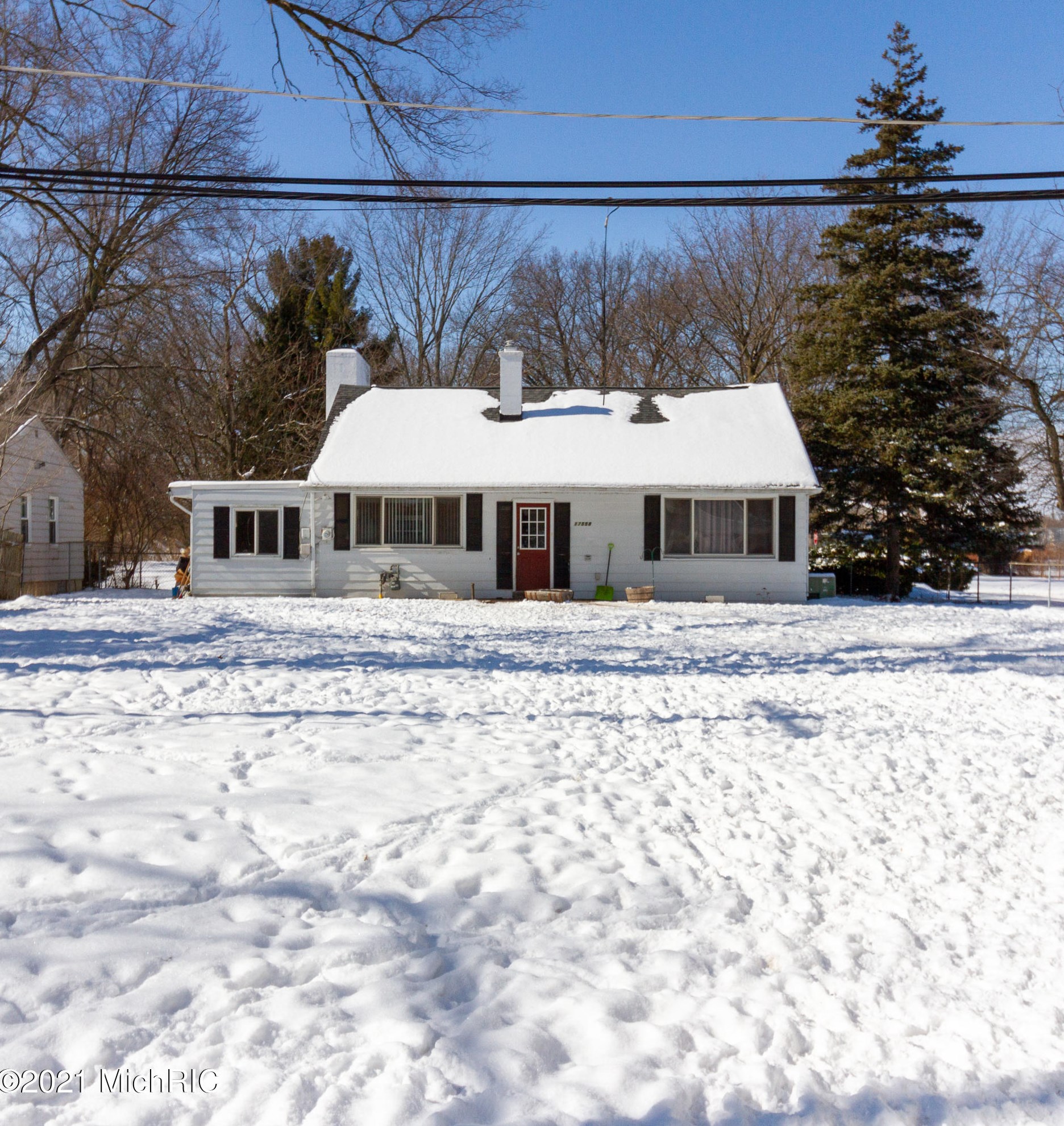 17558 Macarthur, Detroit MI 48240-1946 exterior