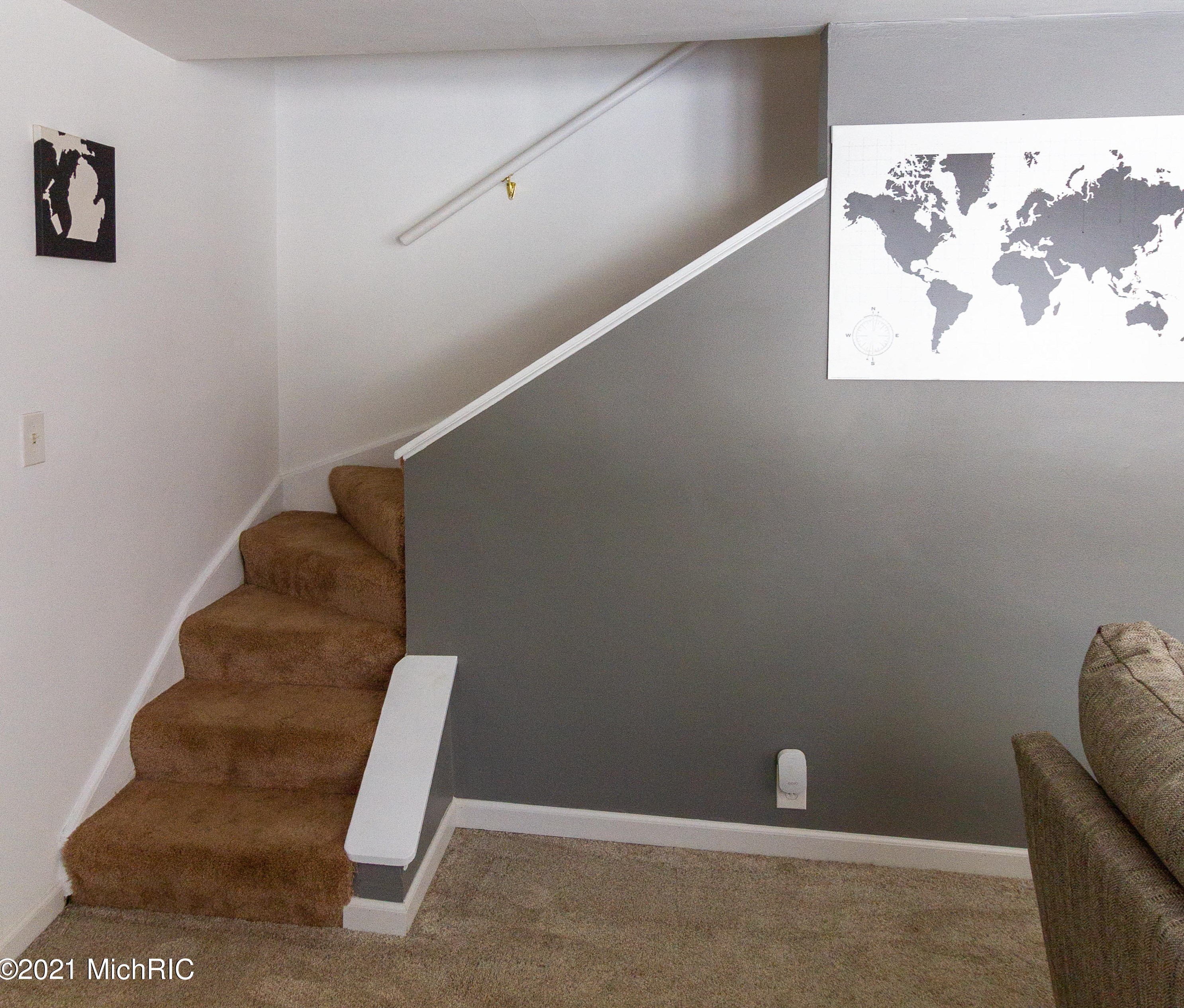 17558 Macarthur, Detroit MI 48240-1946 exterior