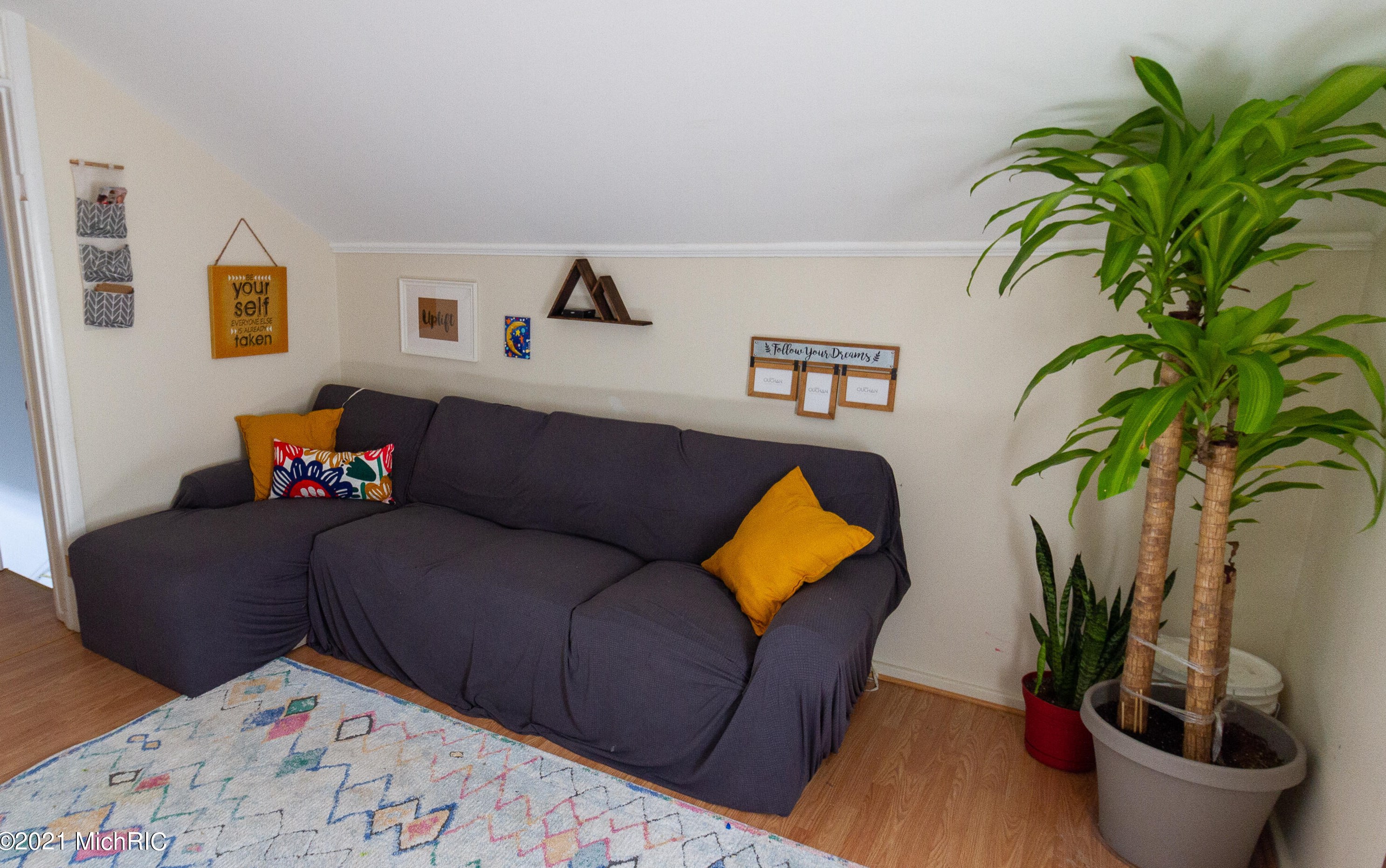 17558 Macarthur, Detroit MI 48240-1946 exterior