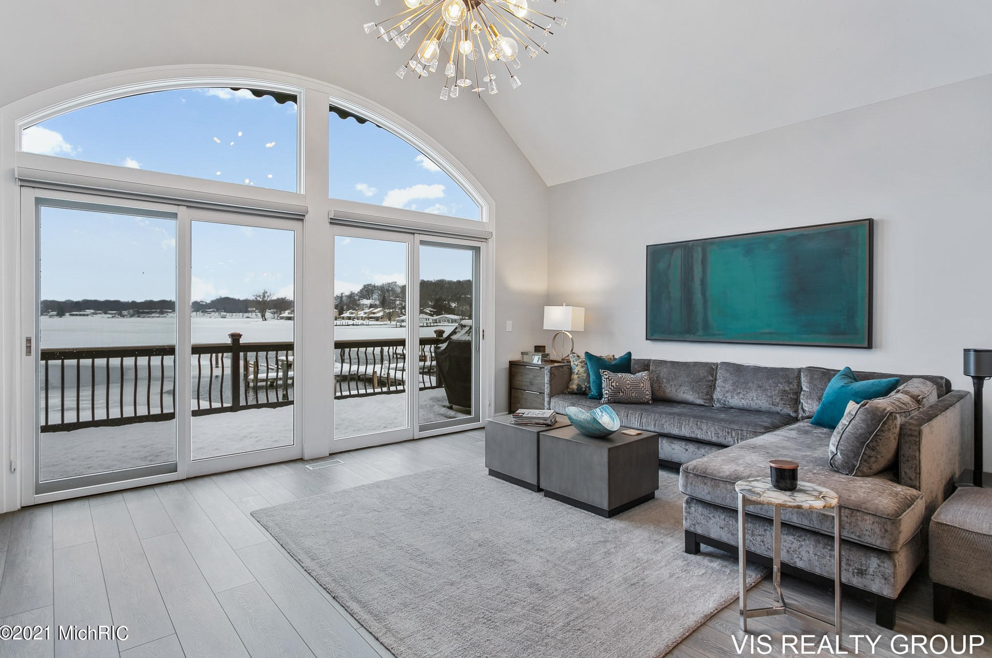 17525 Fruitport Rd, Spring Lake MI 49456-1879 exterior