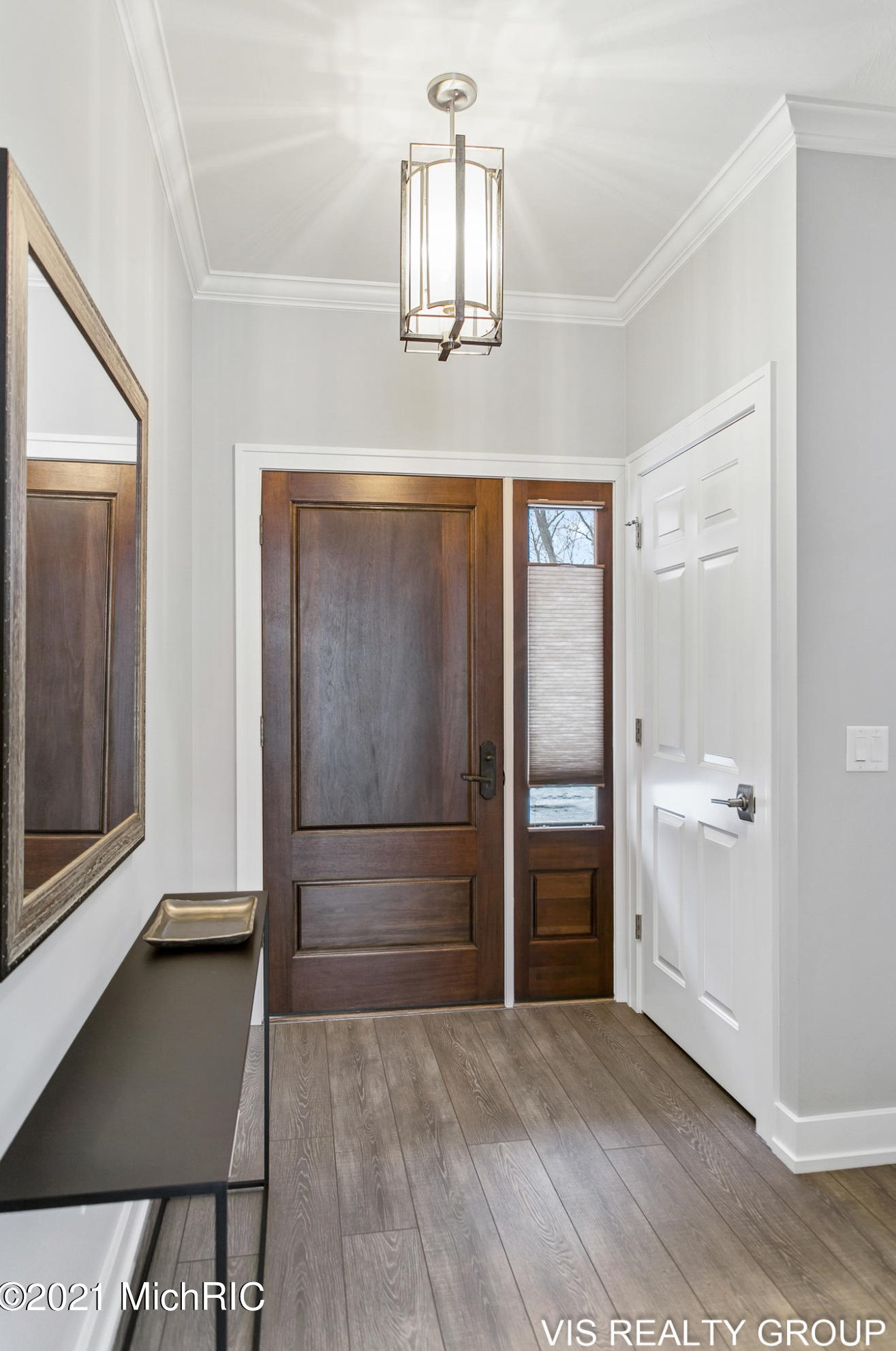 17525 Fruitport Rd, Spring Lake MI 49456-1879 exterior