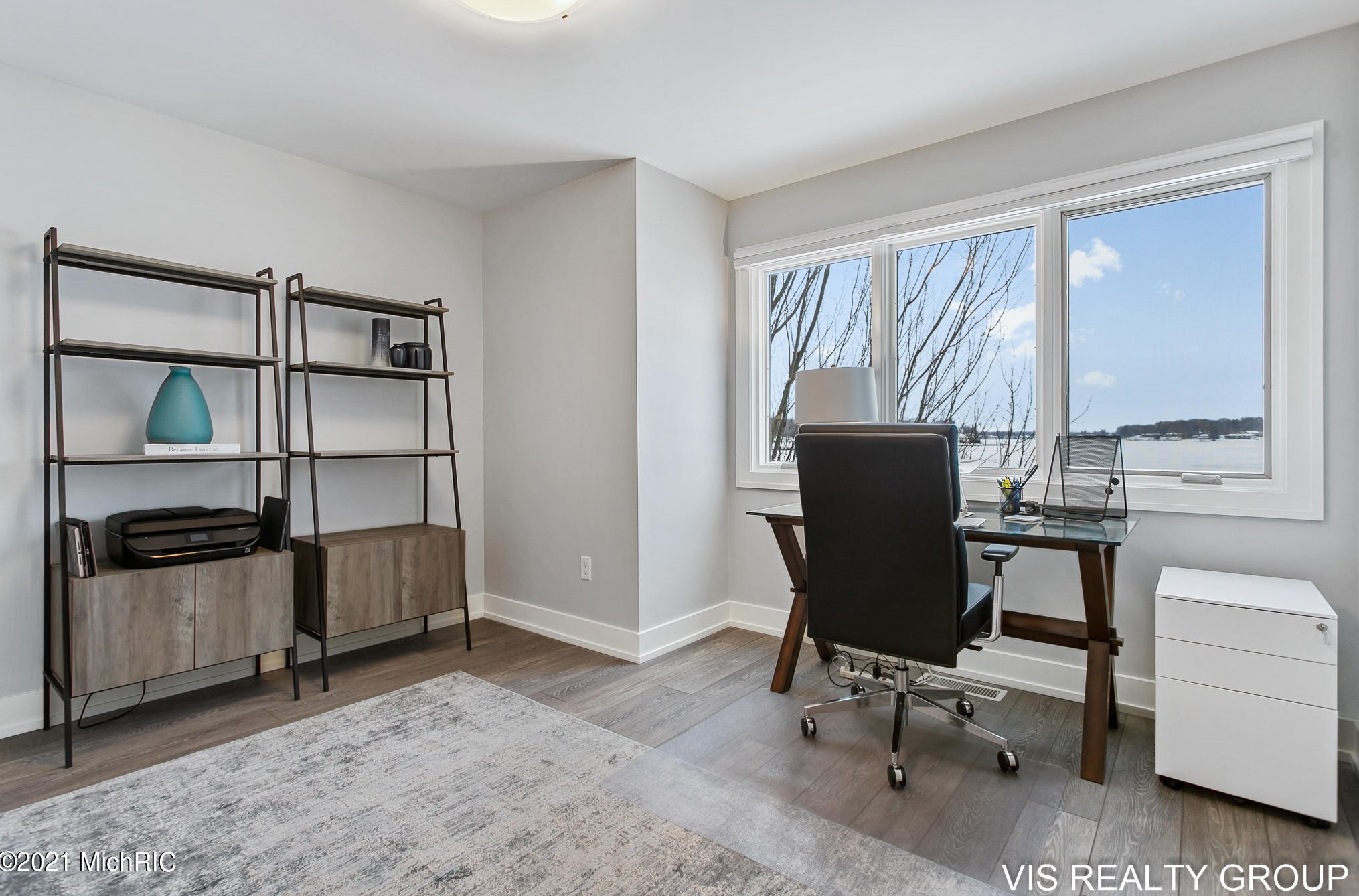 17525 Fruitport Rd, Spring Lake MI 49456-1879 exterior