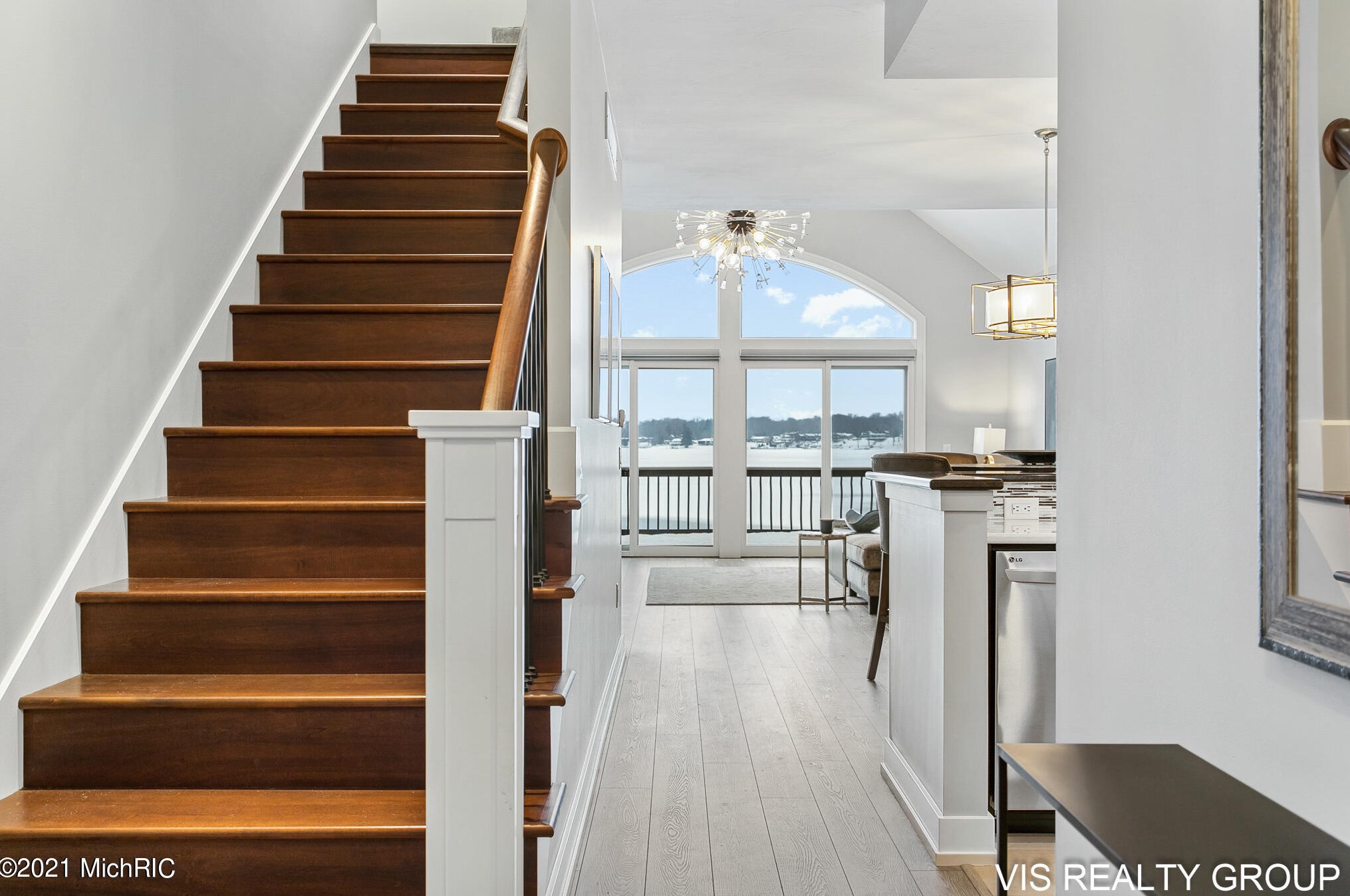 17525 Fruitport Rd, Spring Lake MI 49456-1879 exterior