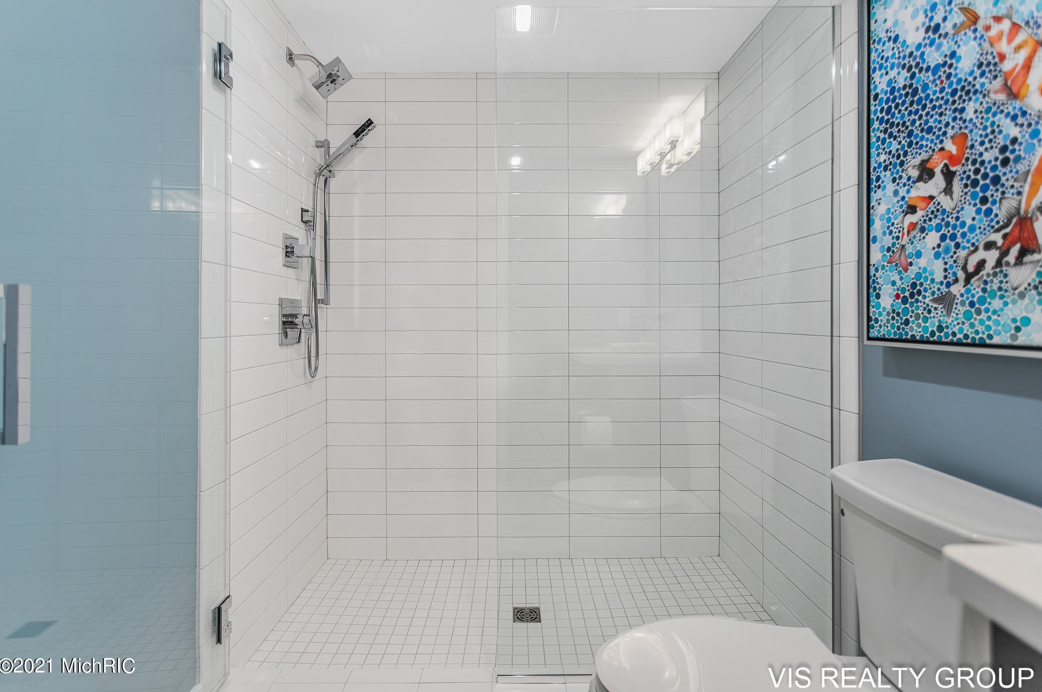 17525 Fruitport Rd, Spring Lake MI 49456-1879 exterior