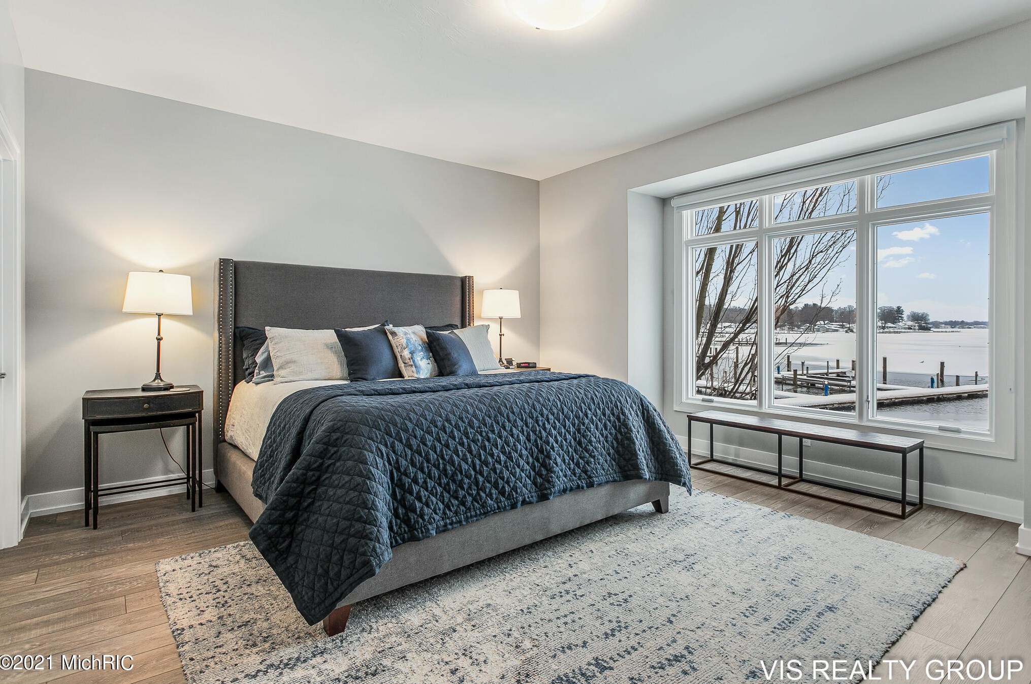 17525 Fruitport Rd, Spring Lake MI 49456-1879 exterior