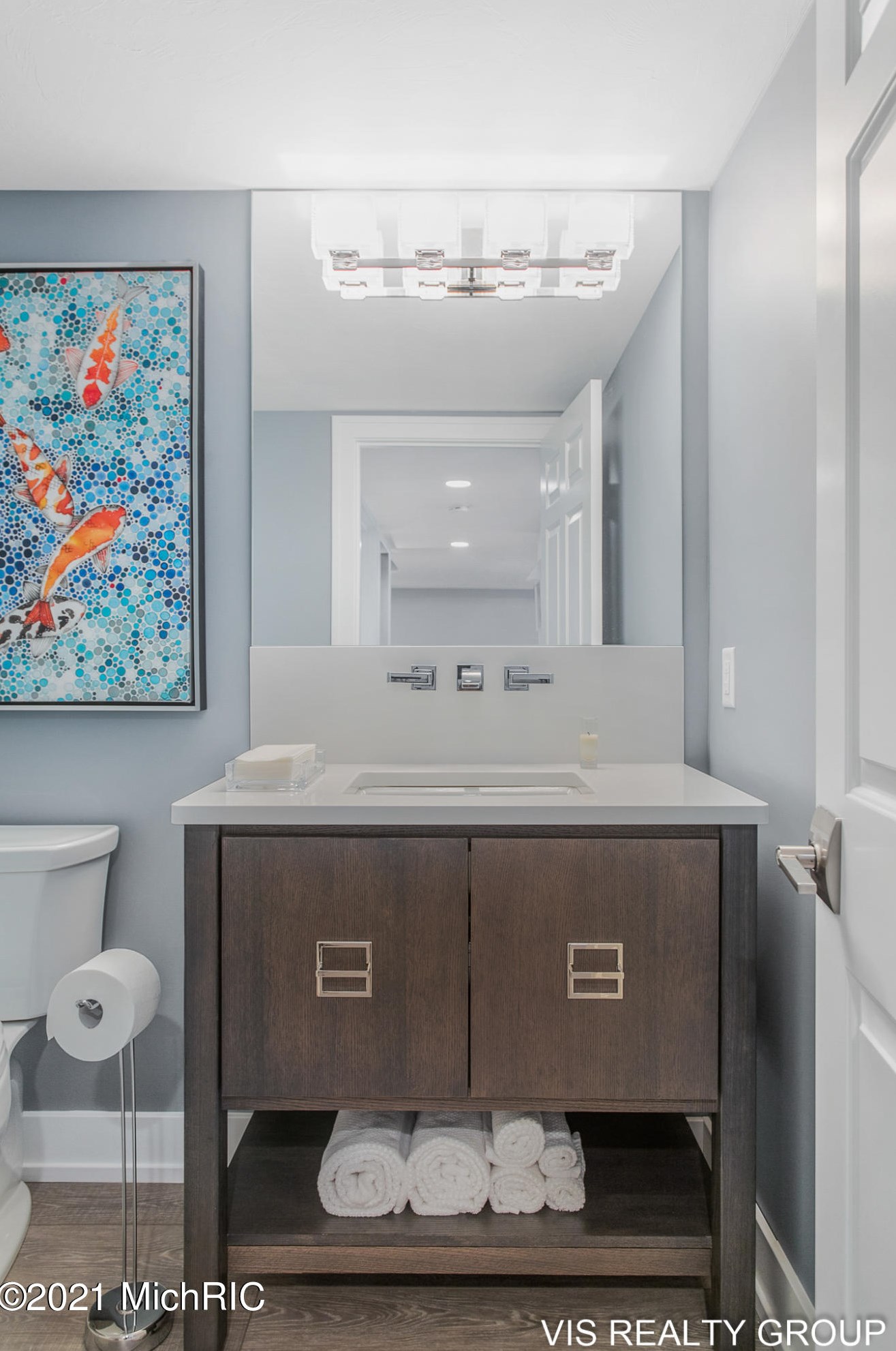 17525 Fruitport Rd, Spring Lake MI 49456-1879 exterior