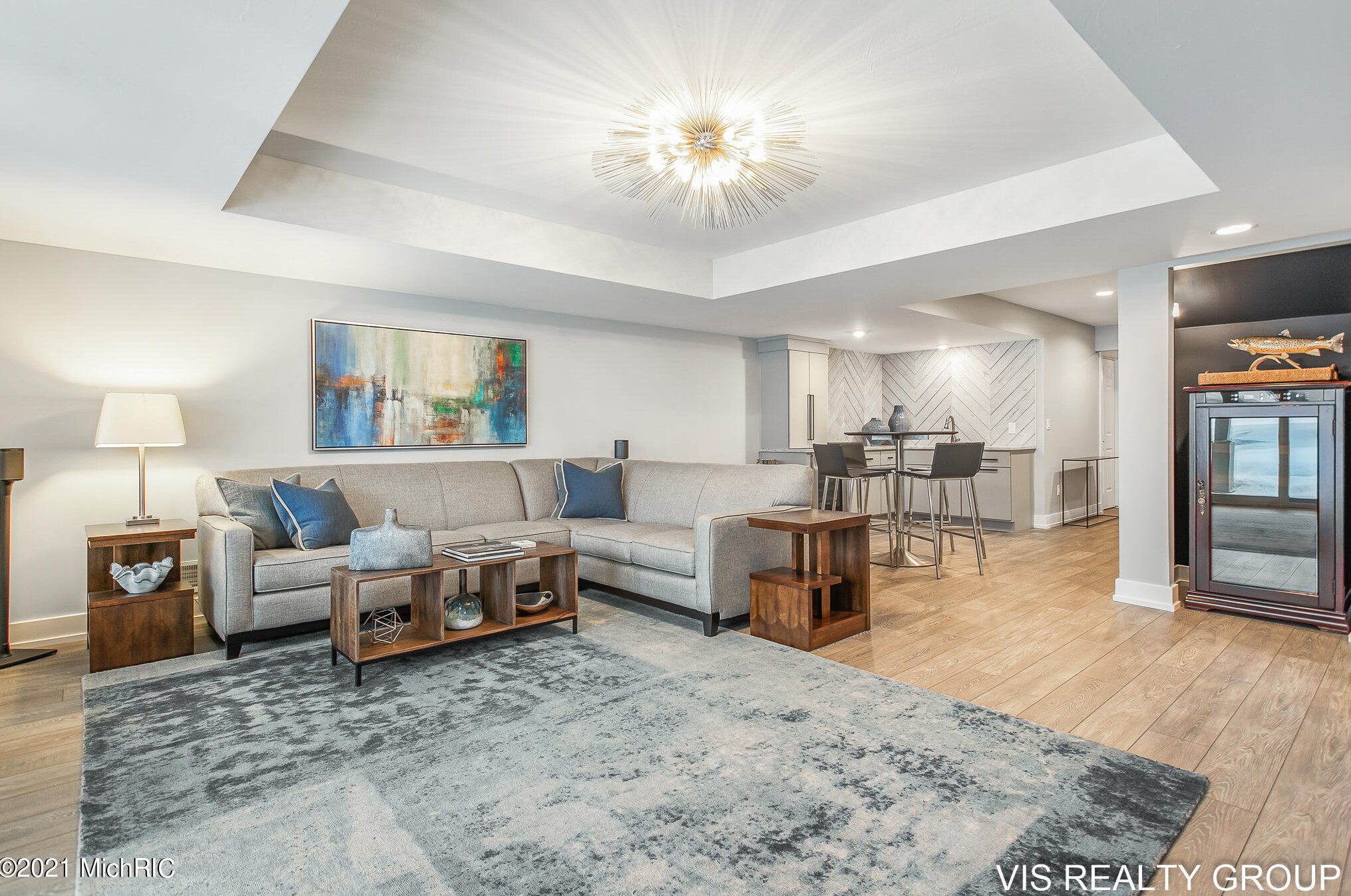 17525 Fruitport Rd, Spring Lake MI 49456-1879 exterior