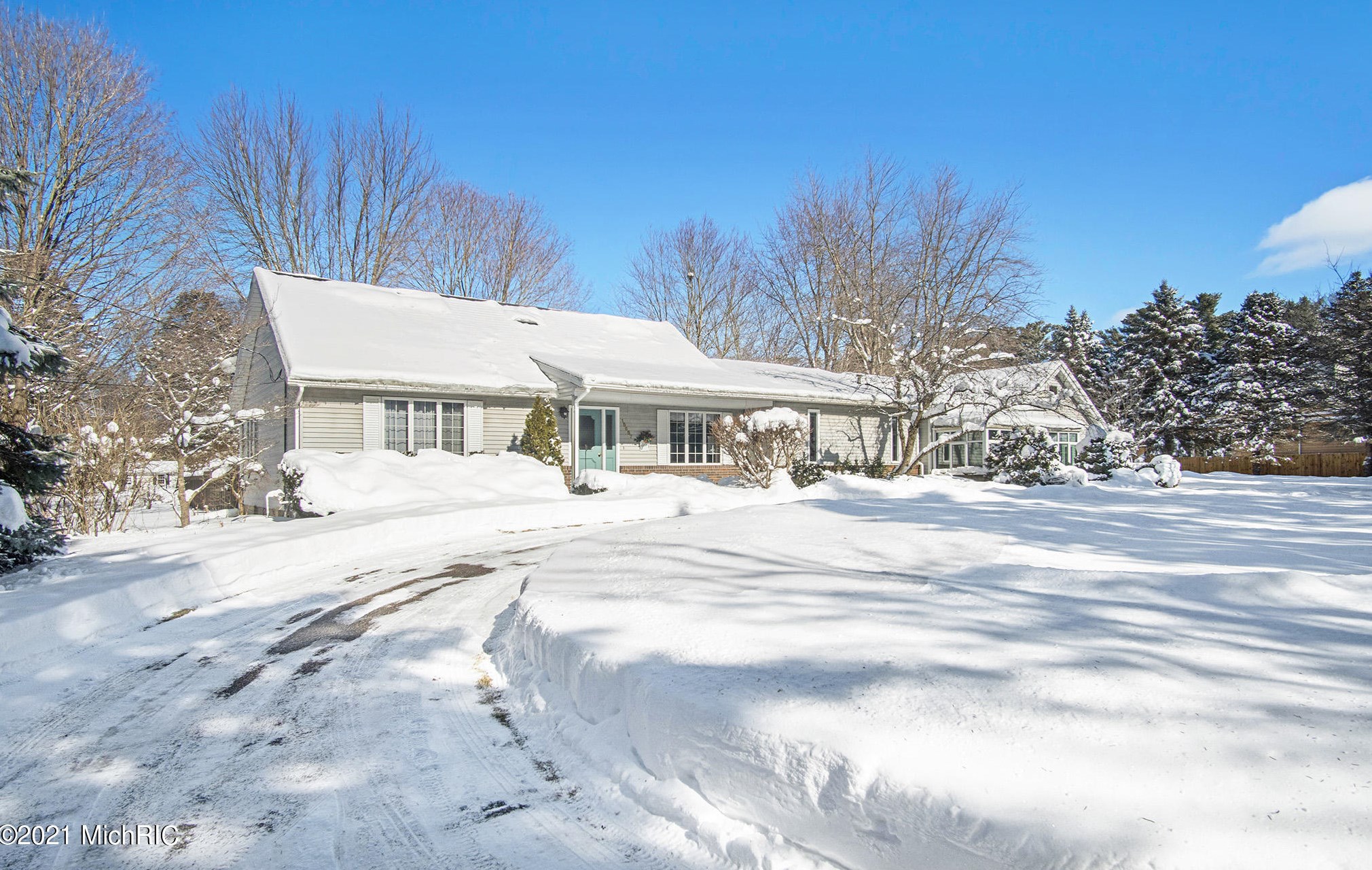 15657 Jennifer Ln, Spring Lake, MI 49456-1125