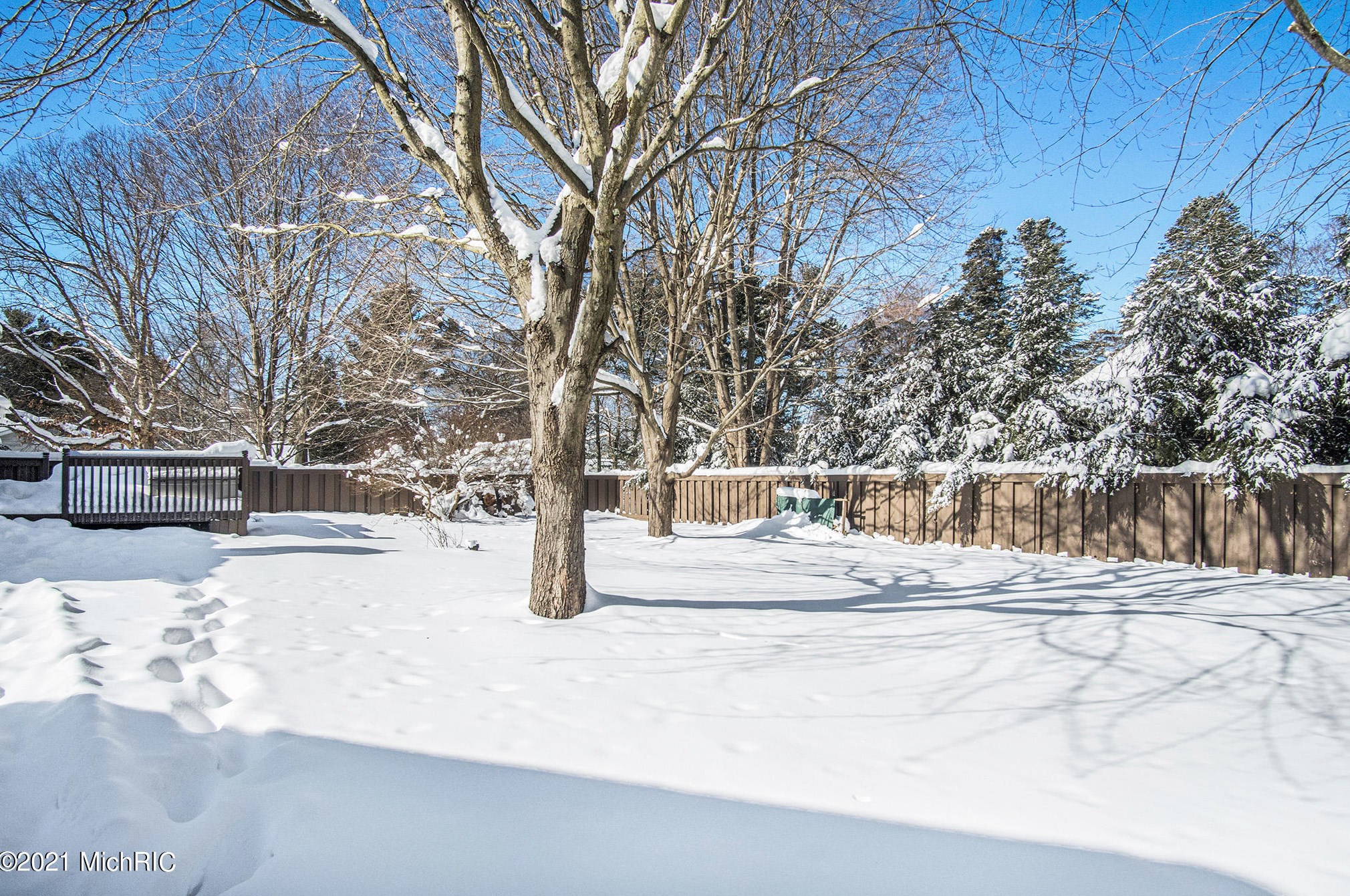 15657 Jennifer Ln, Spring Lake MI 49456-1125 exterior