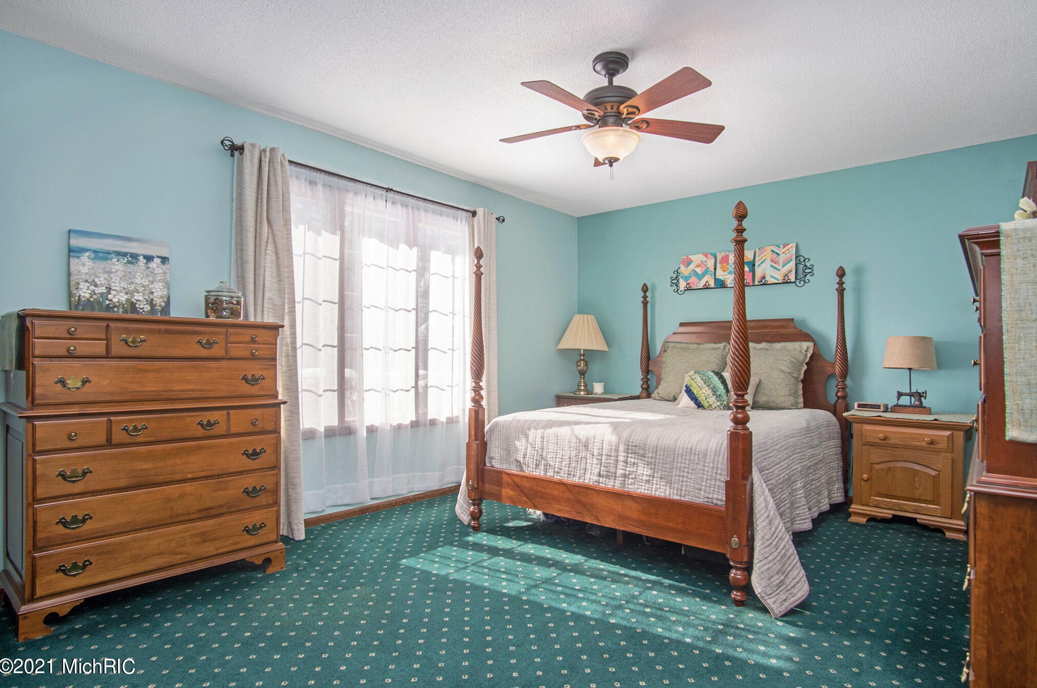 15657 Jennifer Ln, Spring Lake MI 49456-1125 exterior