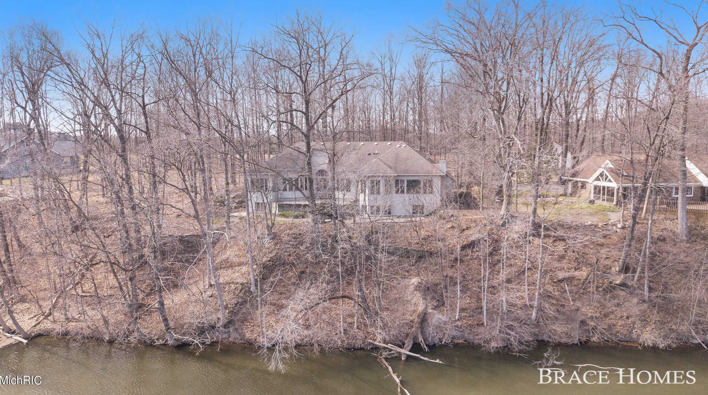 7205 60th St, Grand Rapids MI  49512-9611 exterior