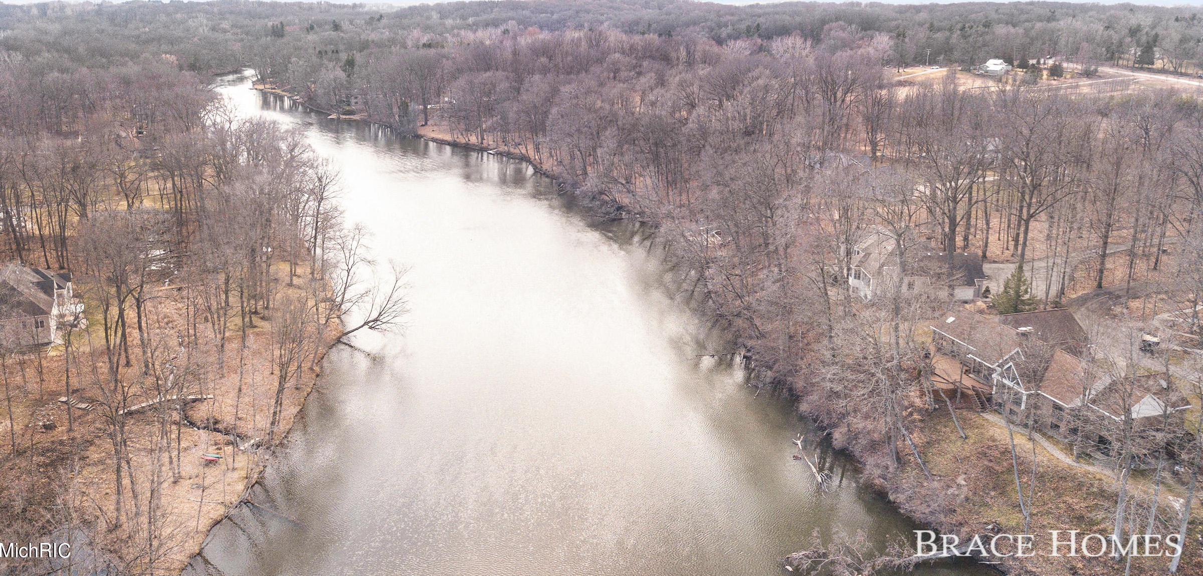 7205 60th St, Grand Rapids MI  49512-9611 exterior