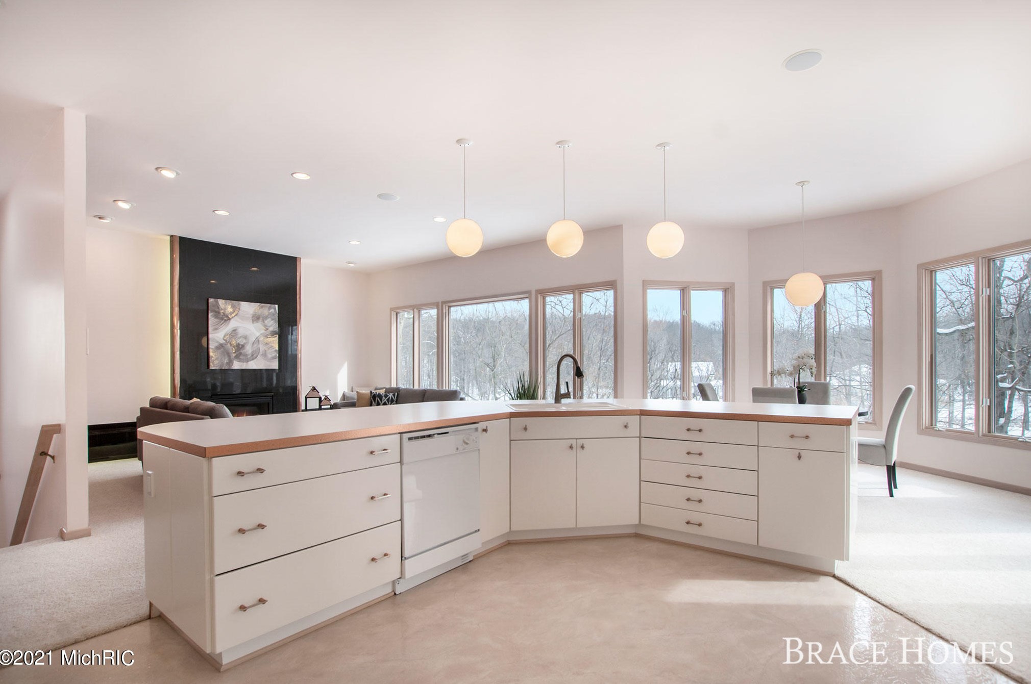 7205 60th St, Grand Rapids MI  49512-9611 exterior