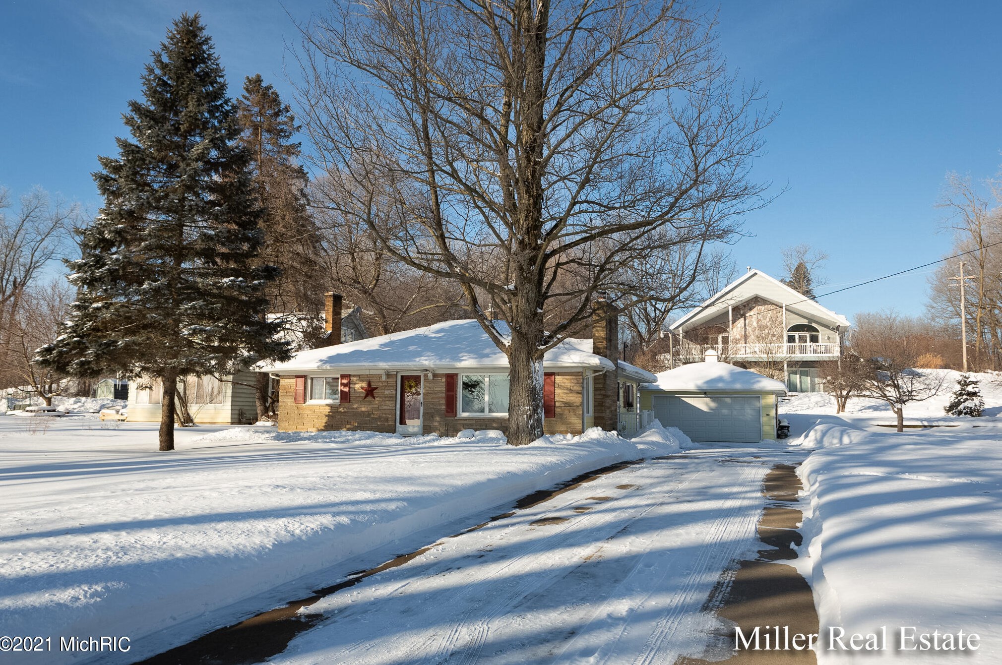 9042 M43, Delton MI 49046-9499 exterior