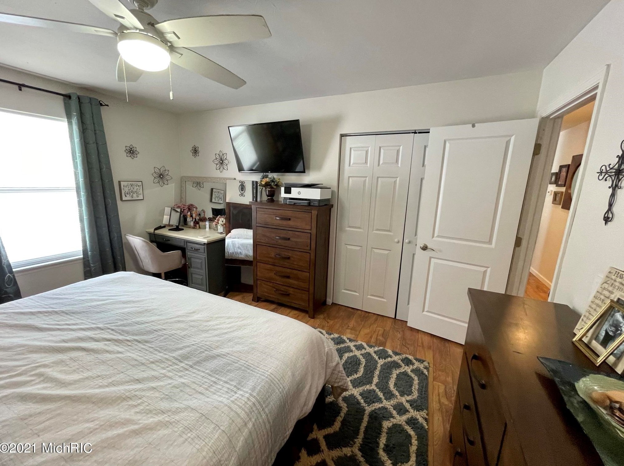 5541 Lamos Rd, Sylvan Beach MI 49461-9450 exterior