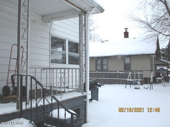 316 Emmons St, Niles MI 49120-2823 exterior