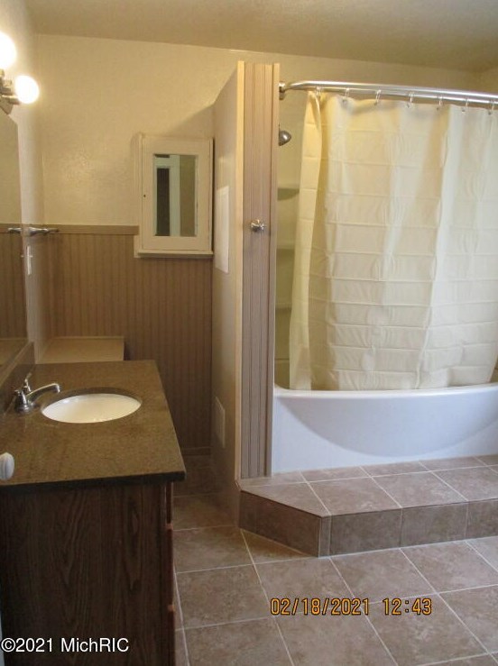 316 Emmons St, Niles MI 49120-2823 exterior