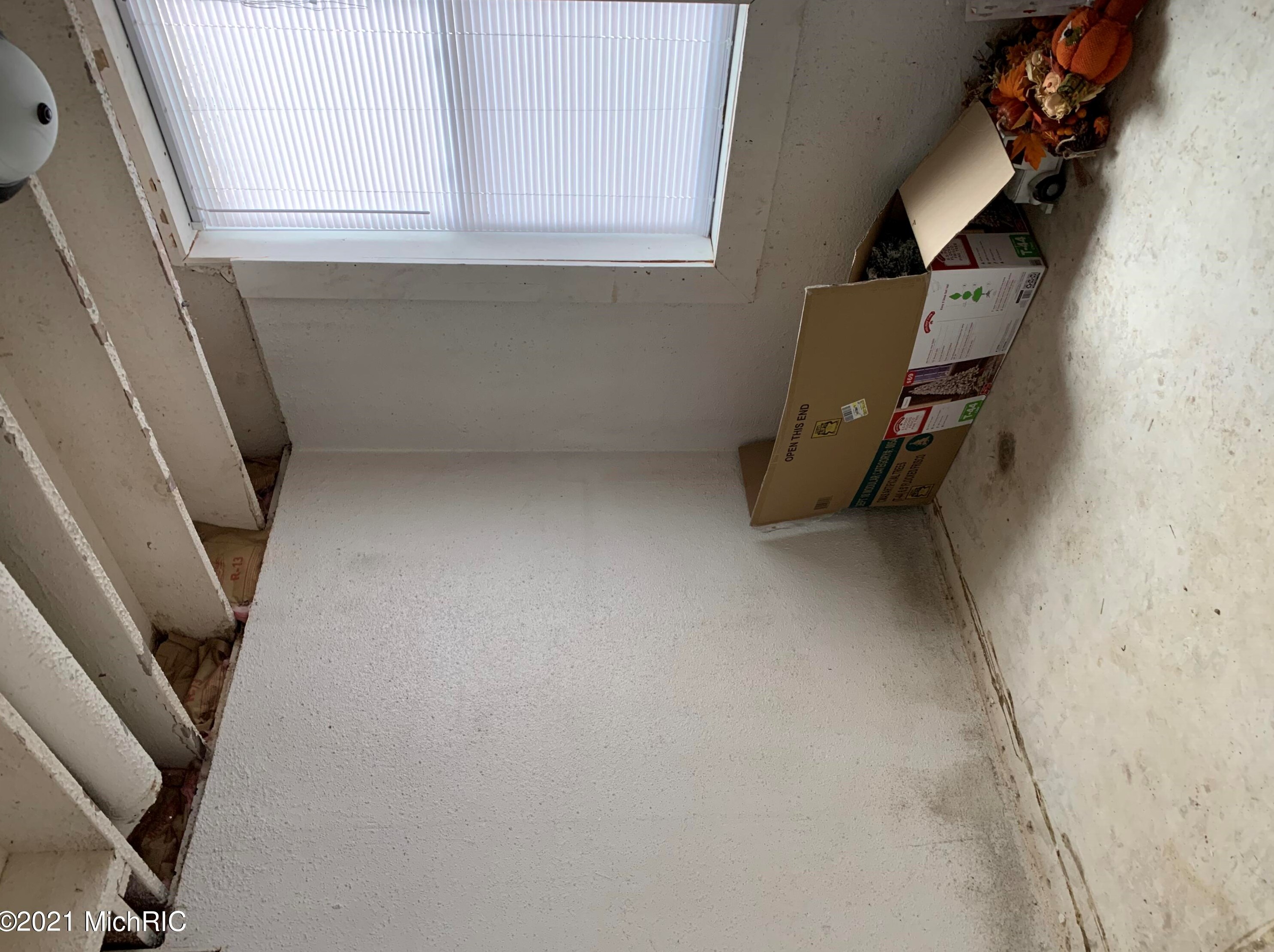 48 Anderson St, Sparta MI 49345-1204 exterior