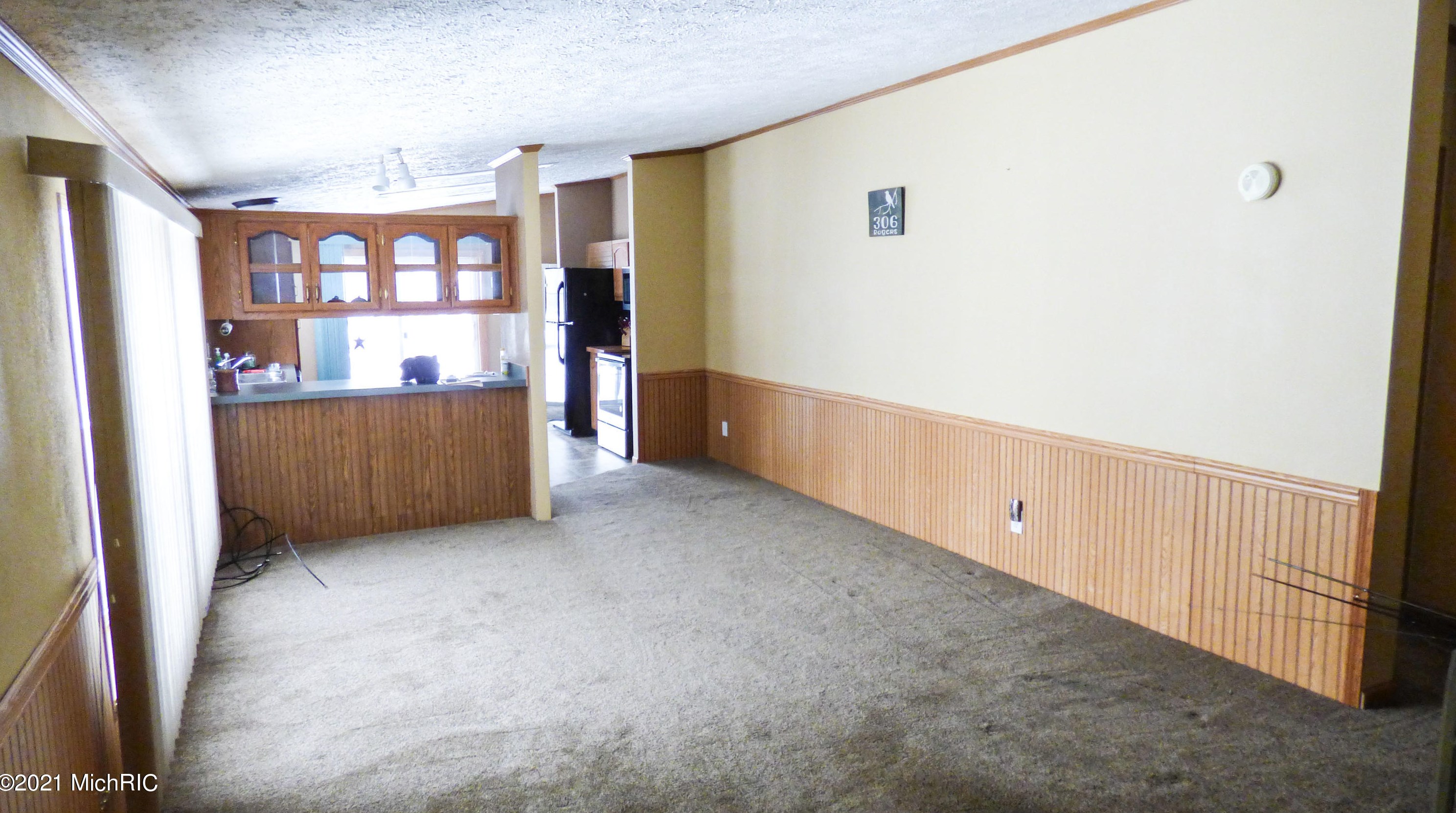 306 Rogers St, Decatur, MI 49045