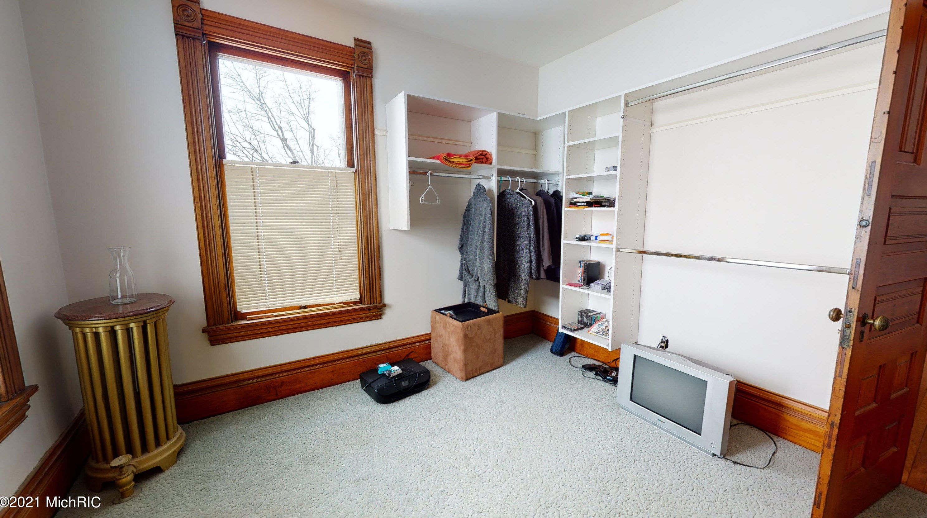 326 Cherry St, Grand Rapids MI 49503-4610 exterior