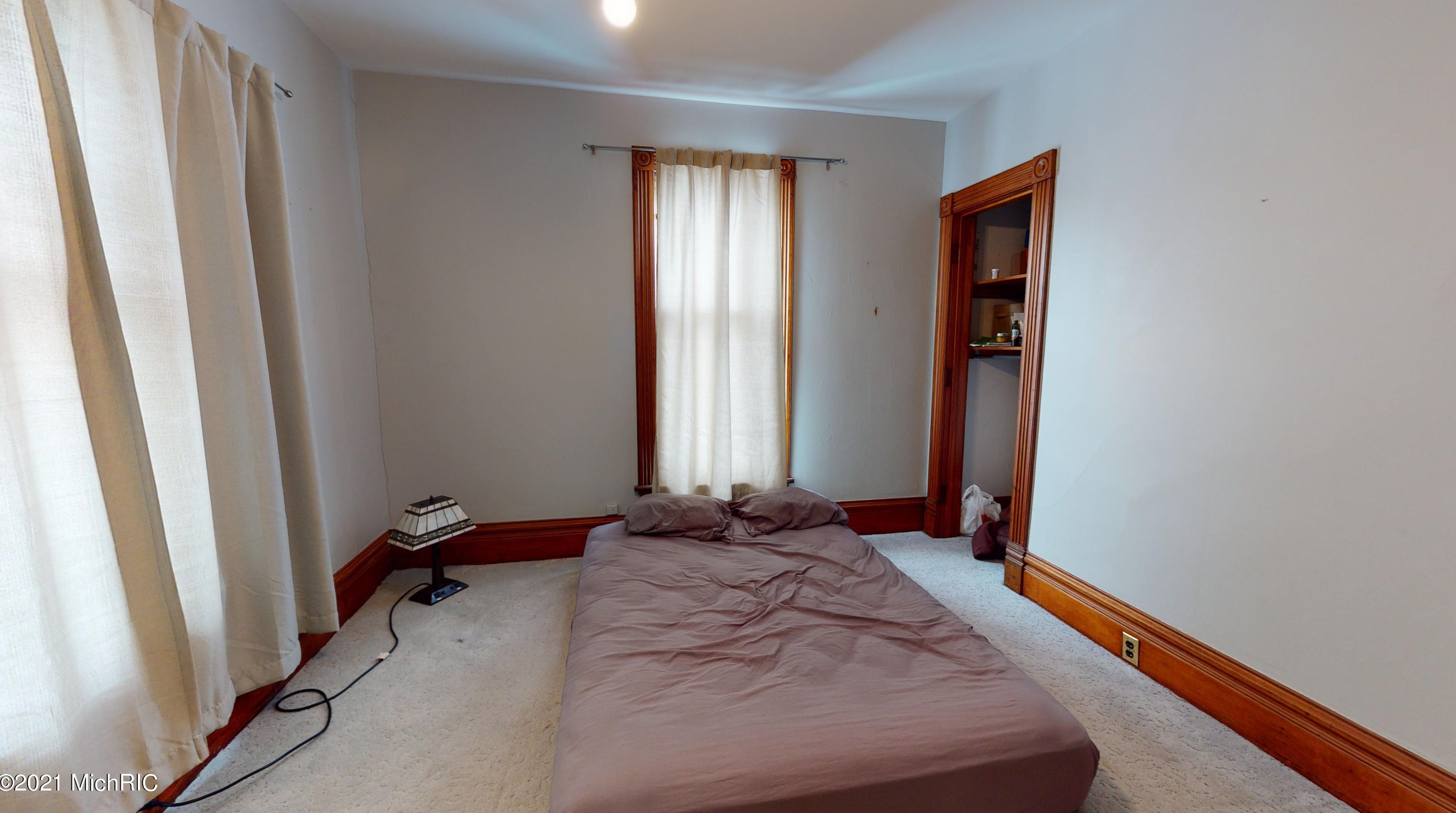 326 Cherry St, Grand Rapids MI 49503-4610 exterior