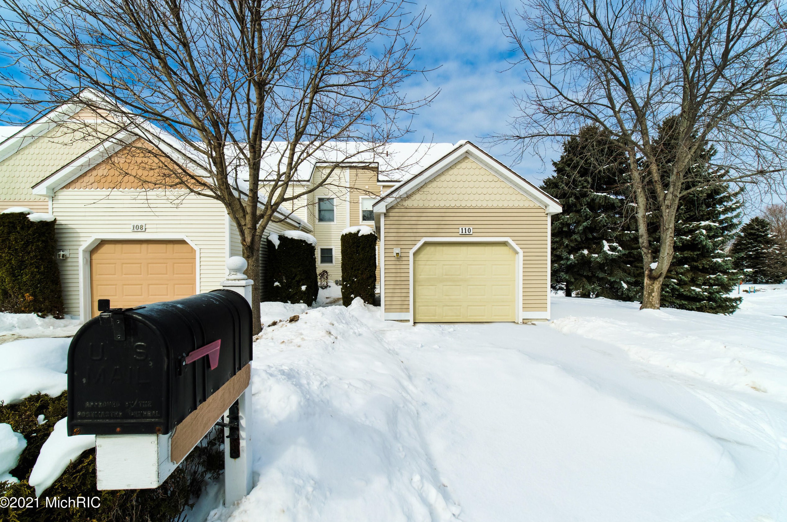 110 Charter Ct, Stronach MI 49660-3511 exterior