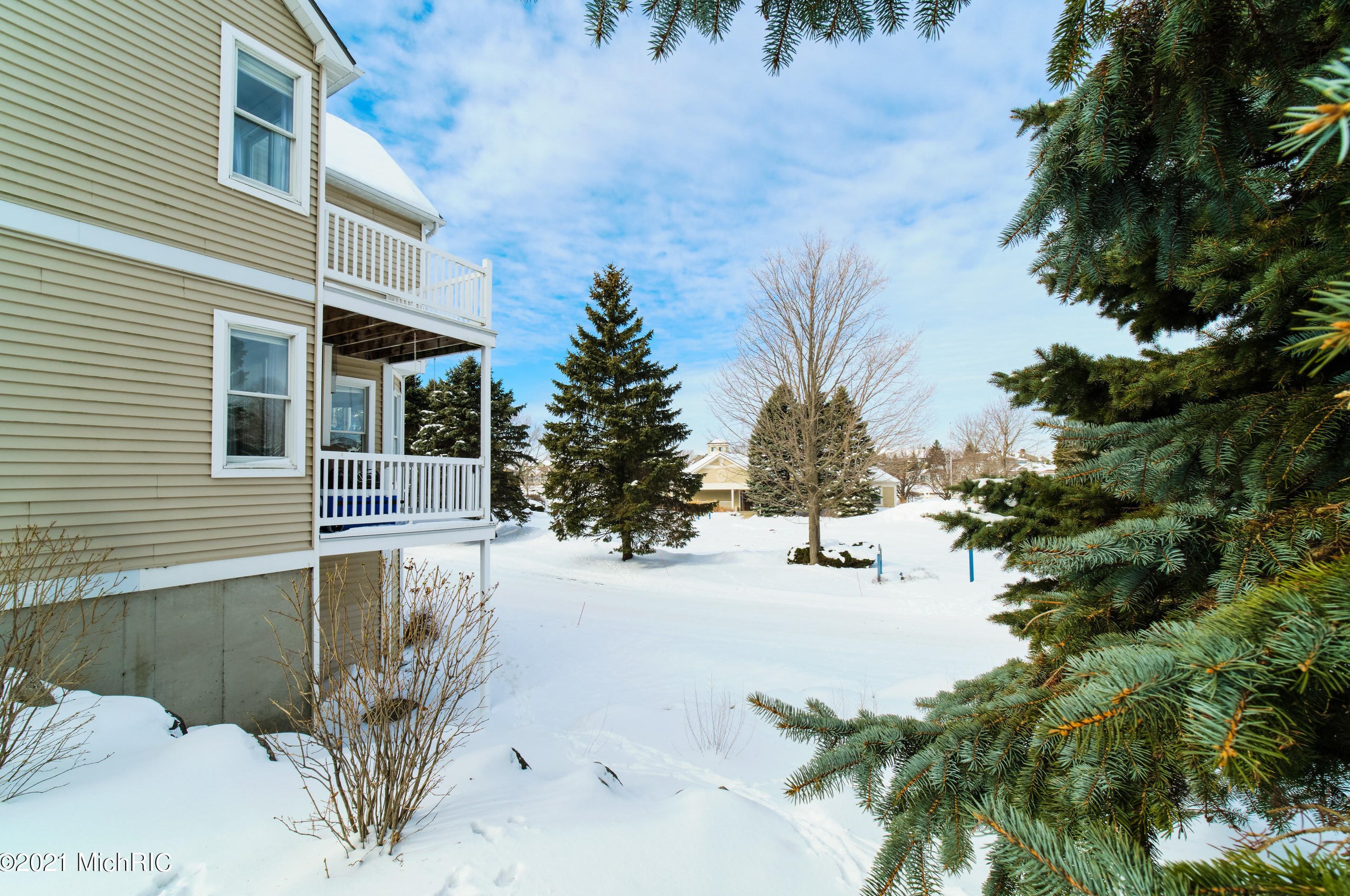 110 Charter Ct, Stronach, MI 49660-3506