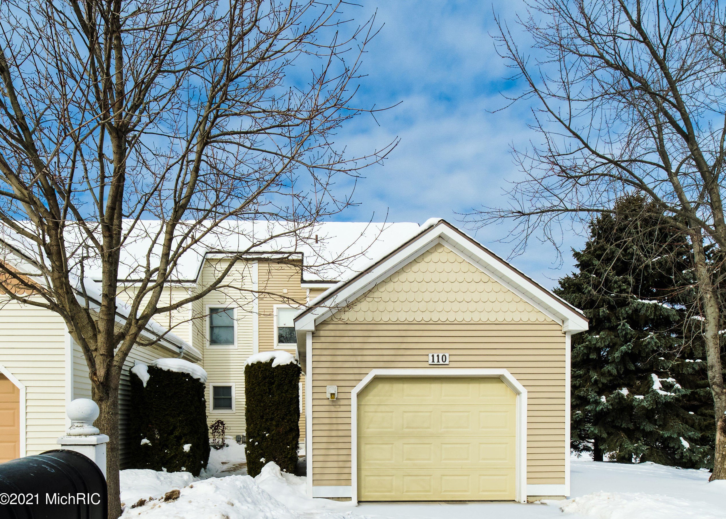 110 Charter Ct, Stronach MI 49660-3511 exterior
