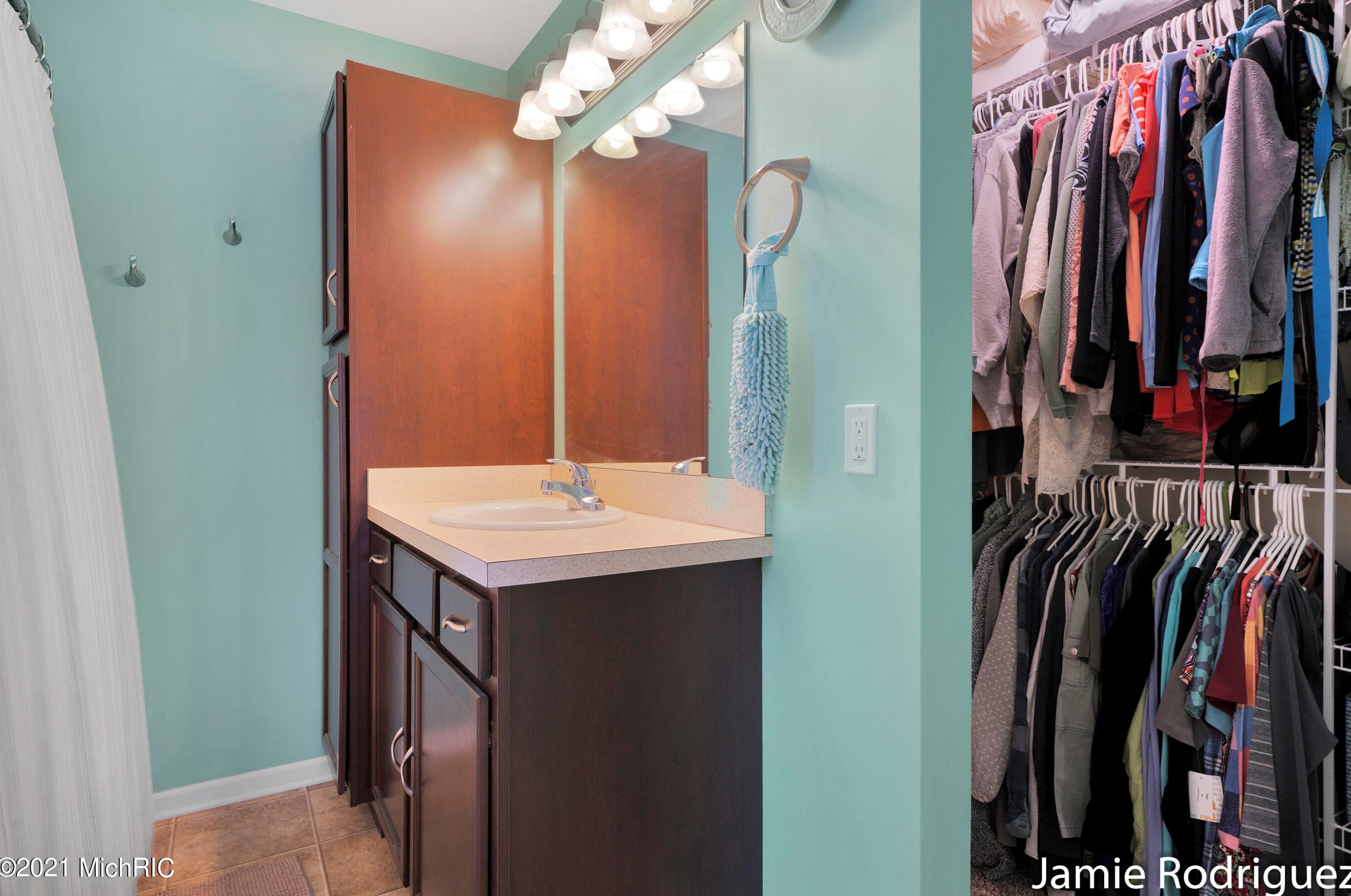 11734 Echo Ridge Dr, Sparta MI 49345-8121 exterior