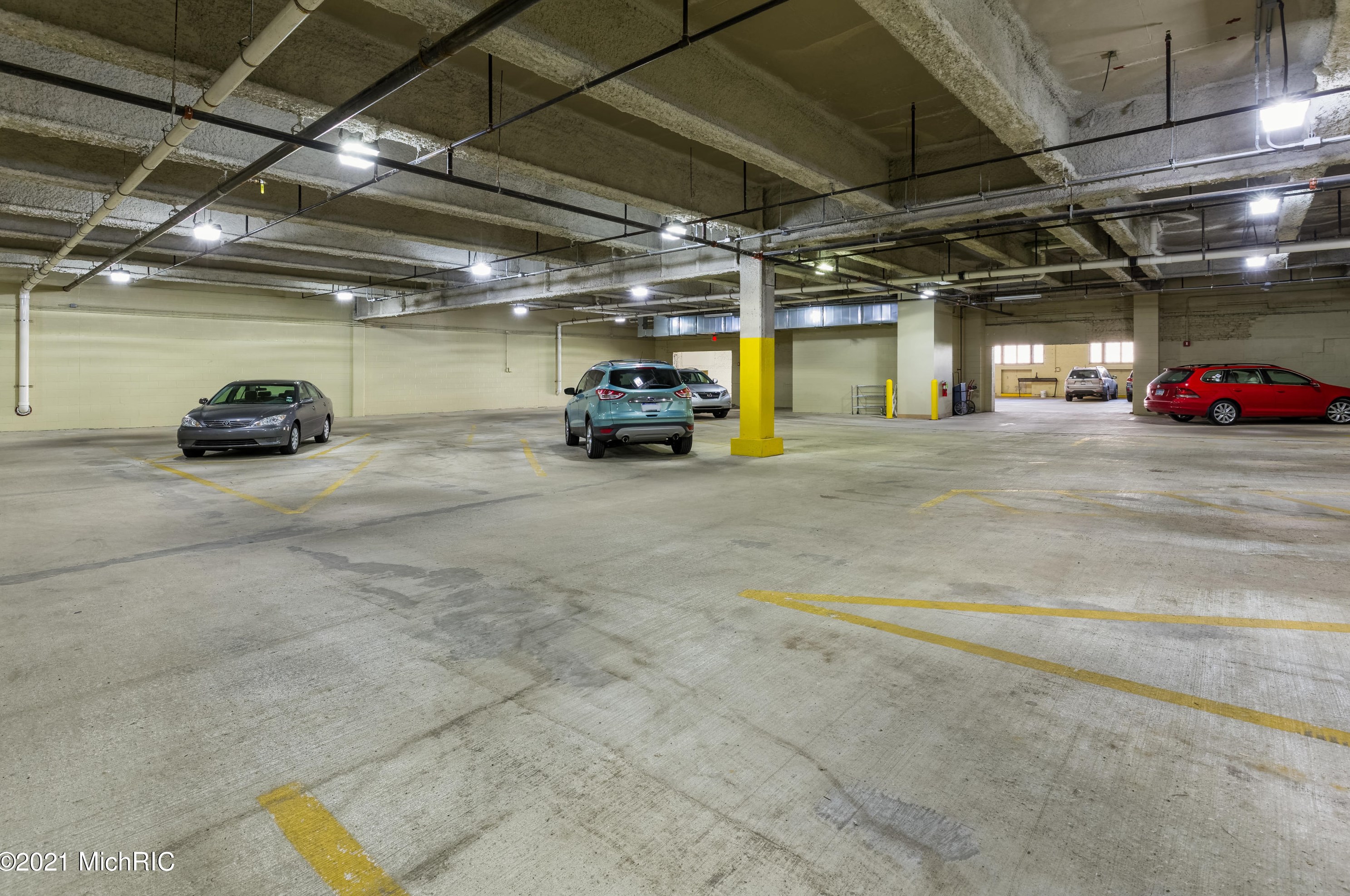 27 Library St, Grand Rapids MI 49503-3213 exterior