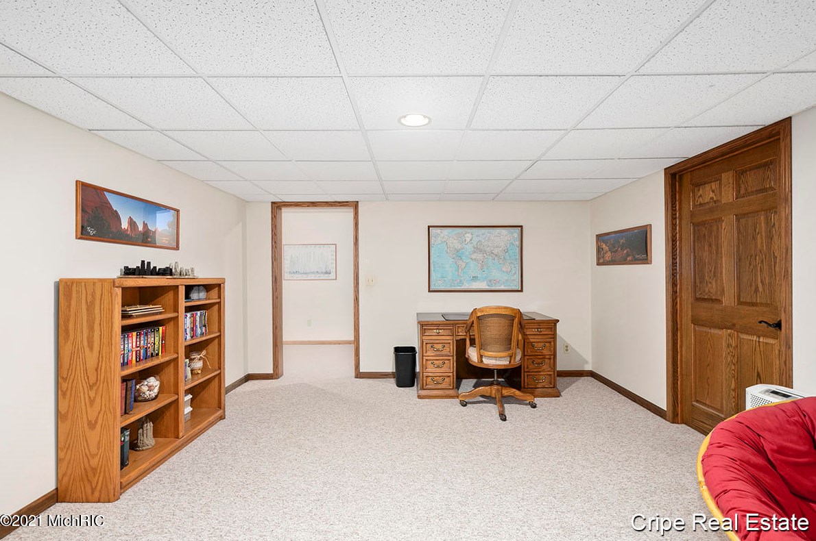 7040 Old Lantern Dr, Caledonia MI 49316-9065 exterior