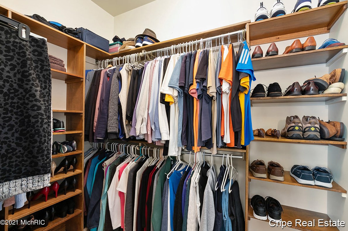 7040 Old Lantern Dr, Caledonia MI 49316-9065 exterior