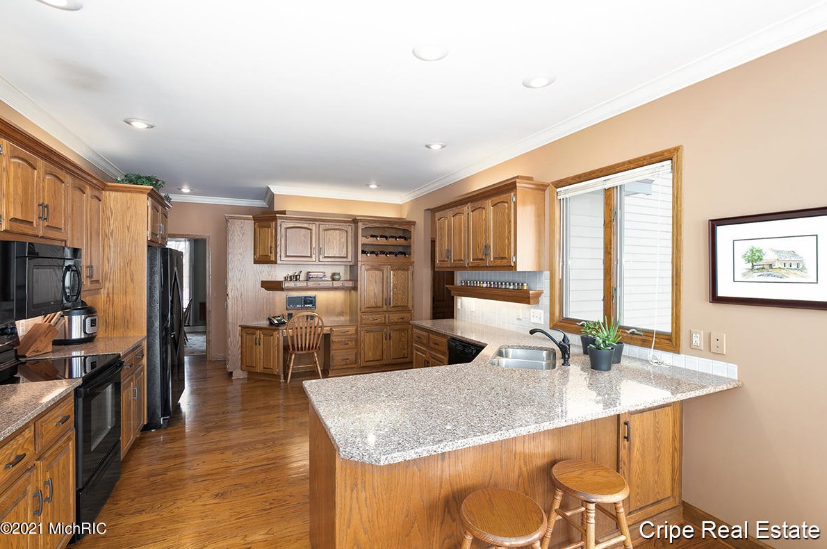 7040 Old Lantern Dr, Caledonia MI 49316-9065 exterior