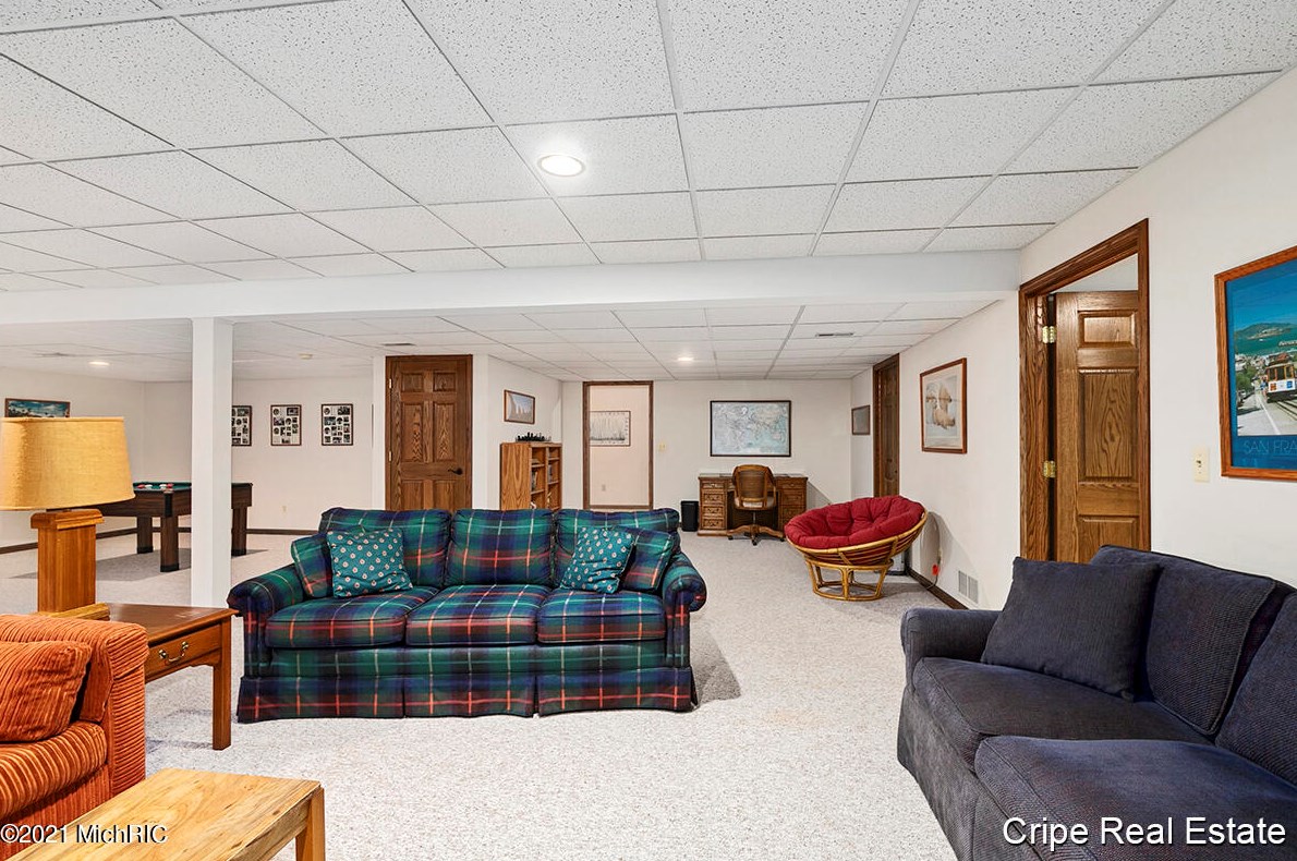 7040 Old Lantern Dr, Caledonia MI 49316-9065 exterior