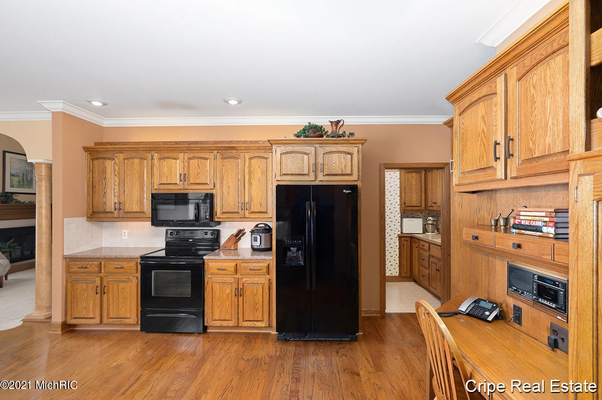 7040 Old Lantern Dr, Caledonia MI 49316-9065 exterior