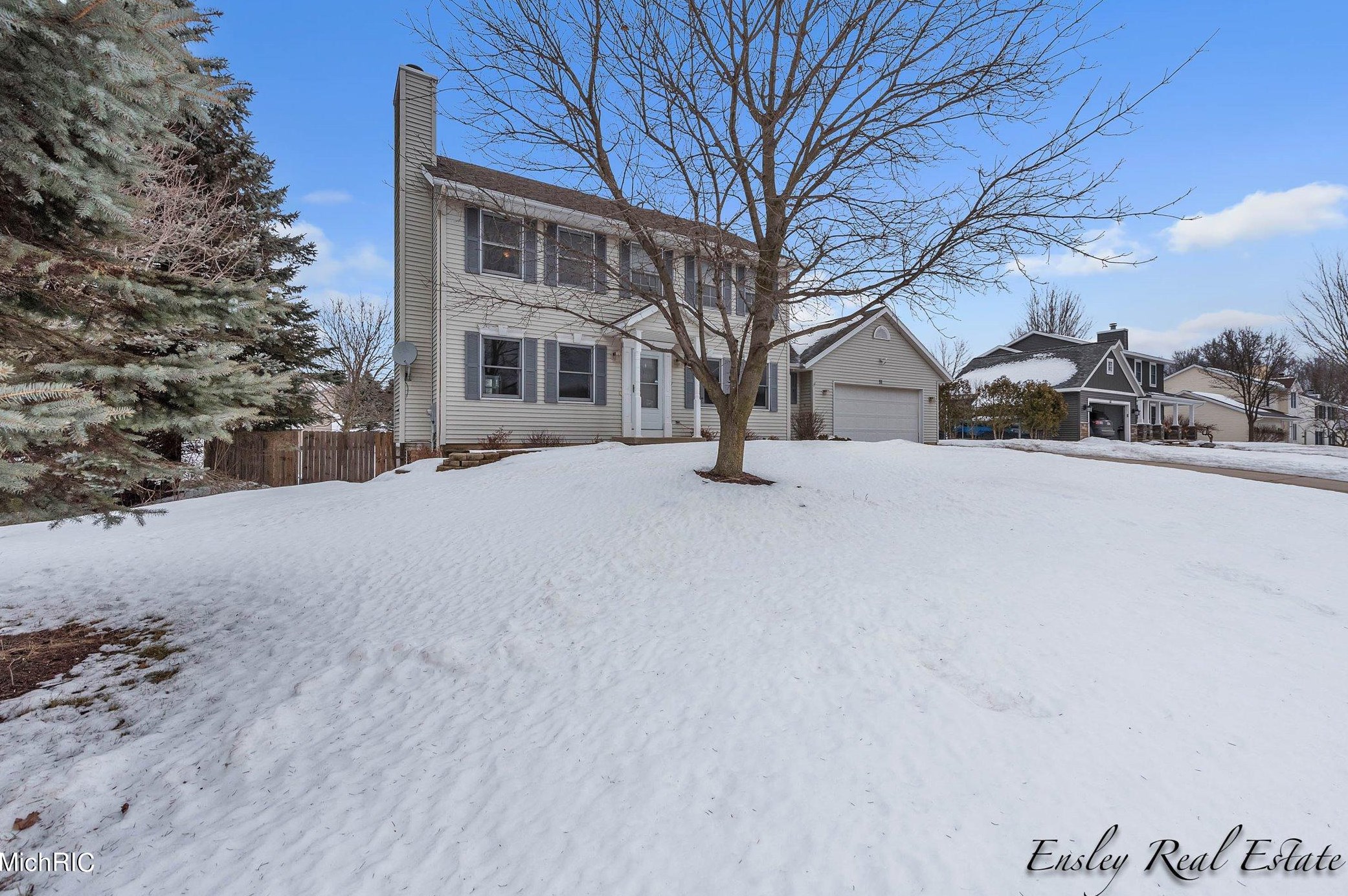 51 Chicory St, Comstock Park, MI 49321-8232