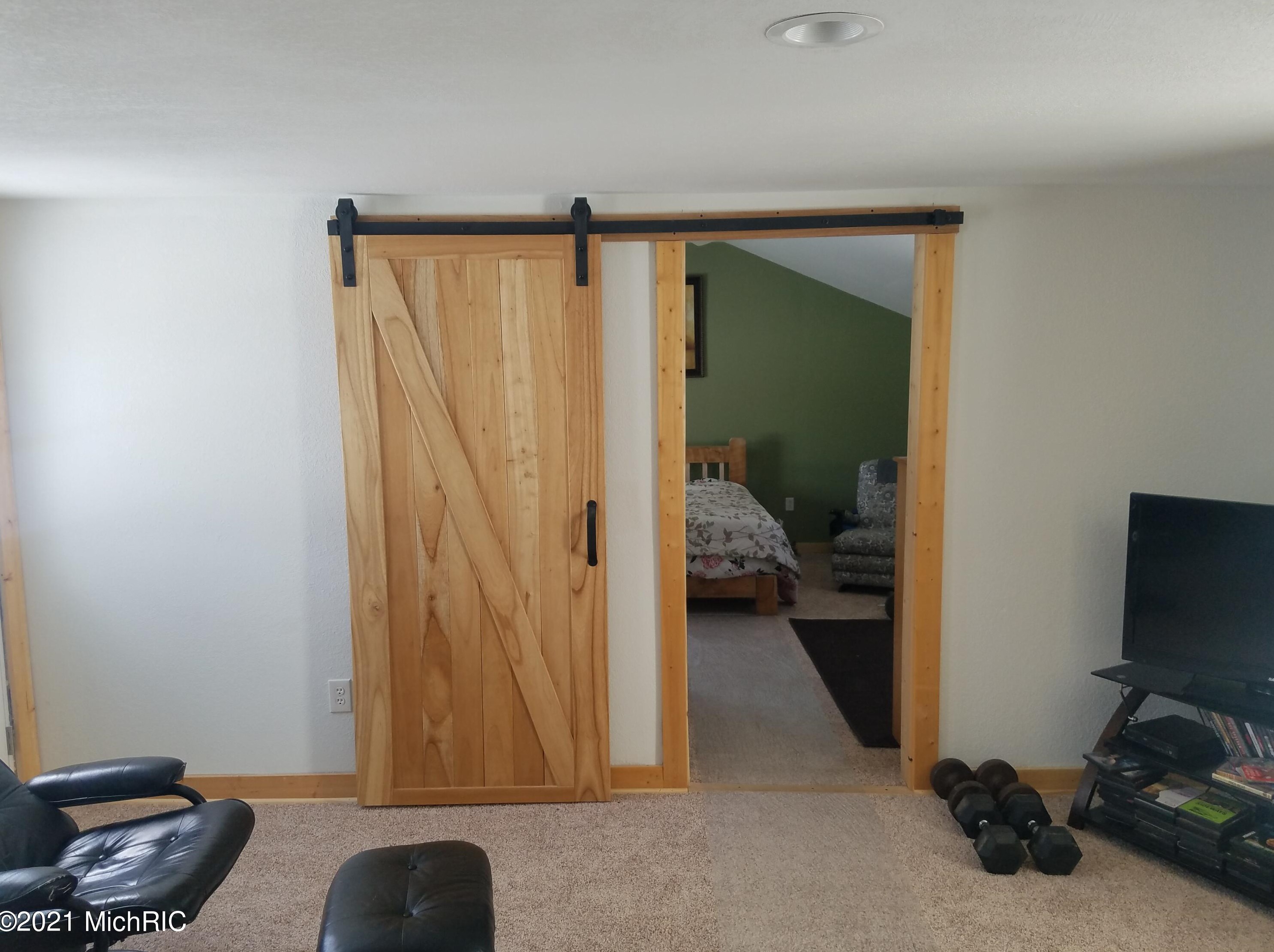 202 Pratt St, North Adams, MI 49262-8729