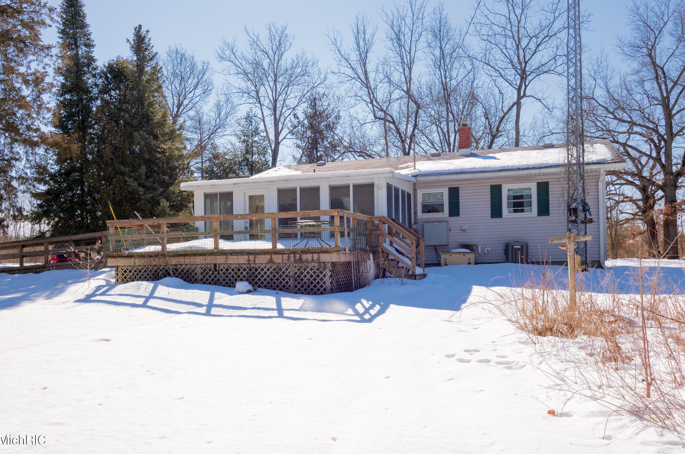 23040 38th Ave, Mattawan, MI 49071-9747