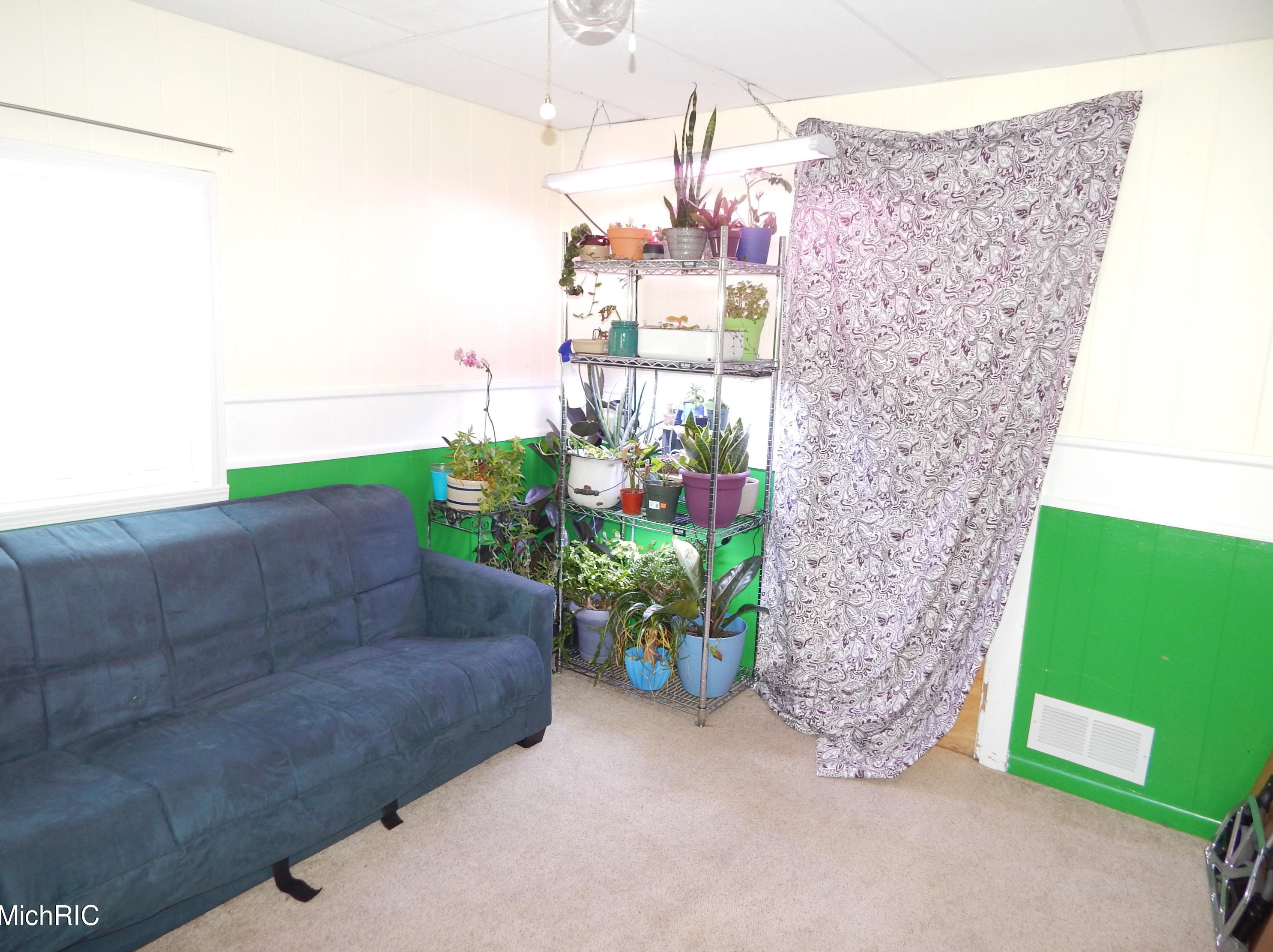 192 Union St, Sparta MI 49345-1141 exterior