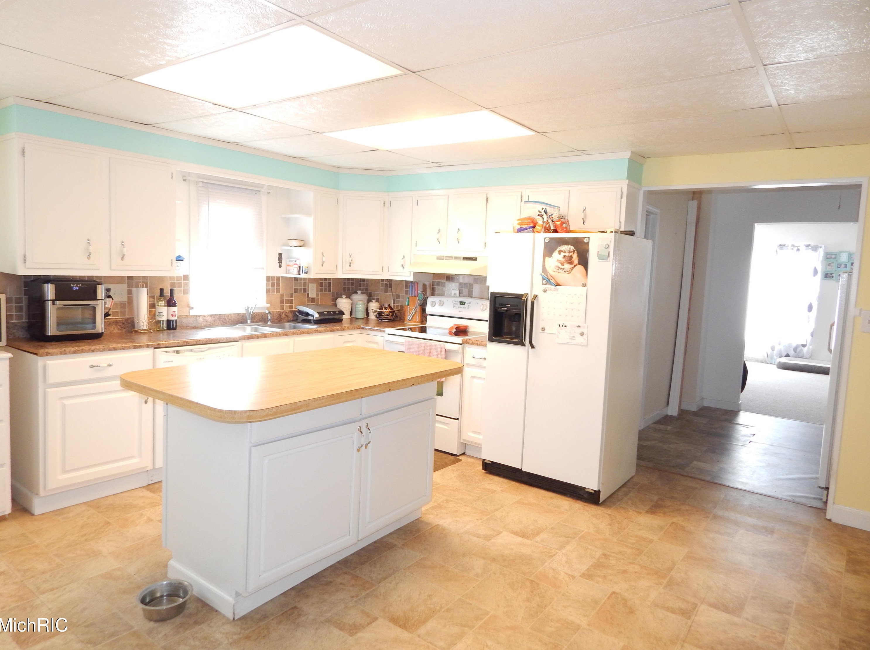 192 Union St, Sparta, MI 49345-1318