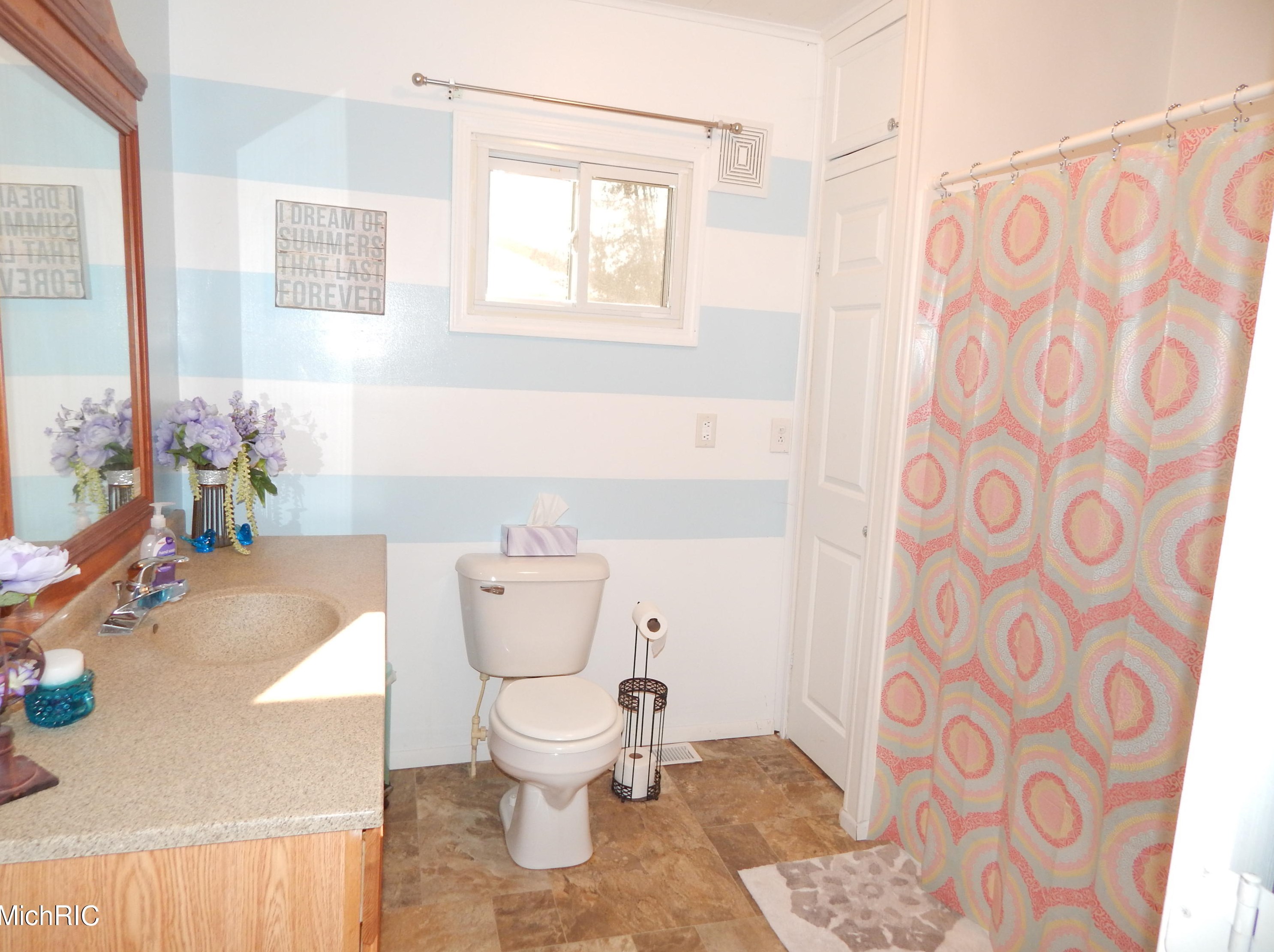 192 Union St, Sparta MI 49345-1141 exterior