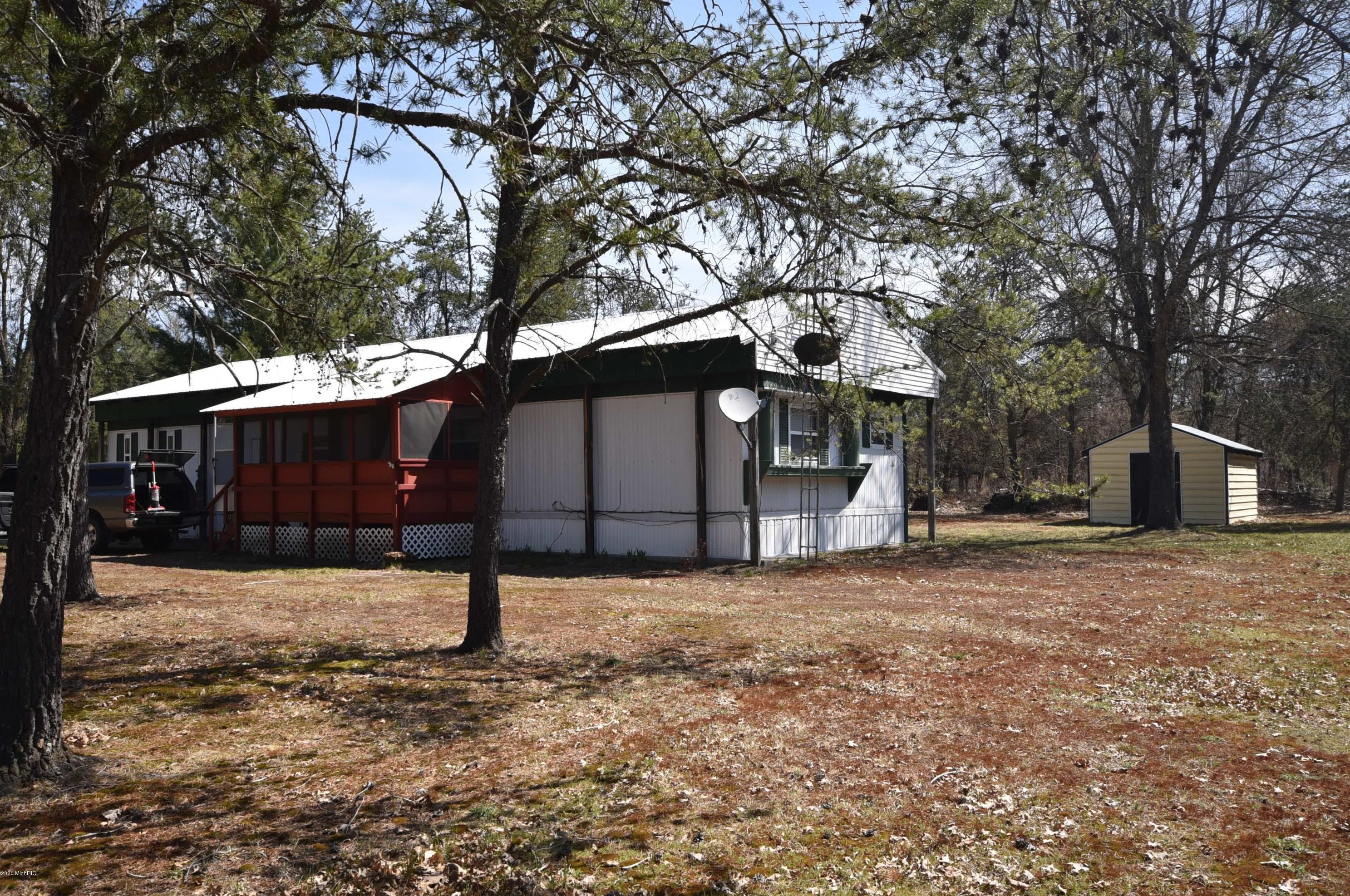 11066 N Merrillville Rd, Peacock, MI 49644