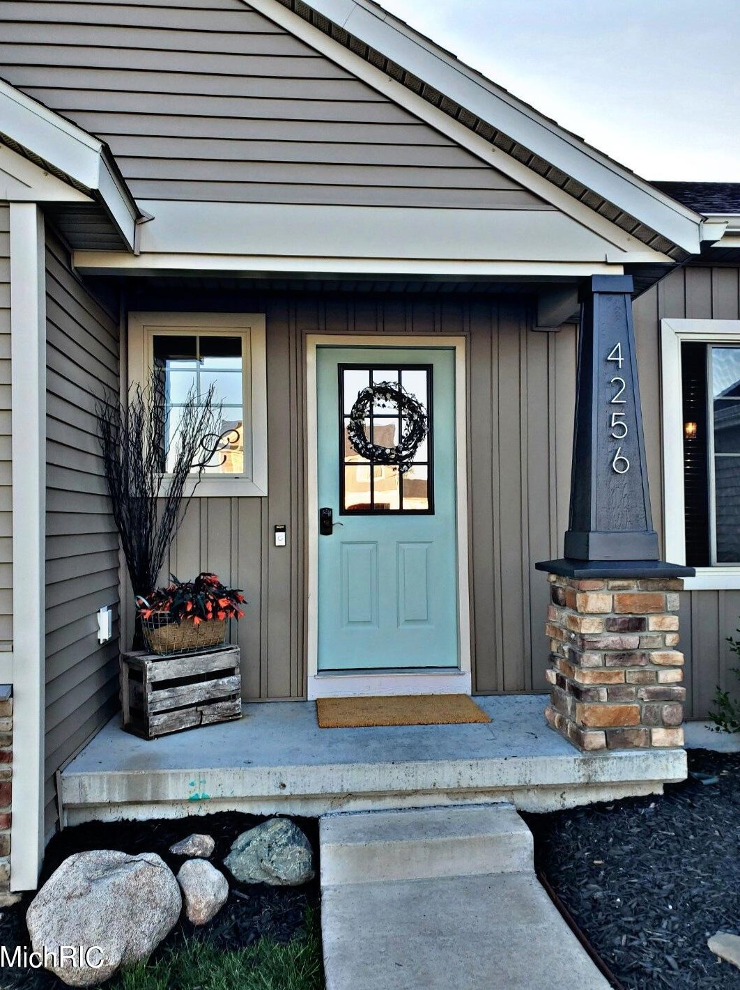 4256 Springwell Ct, Wayland, MI 49348-8982