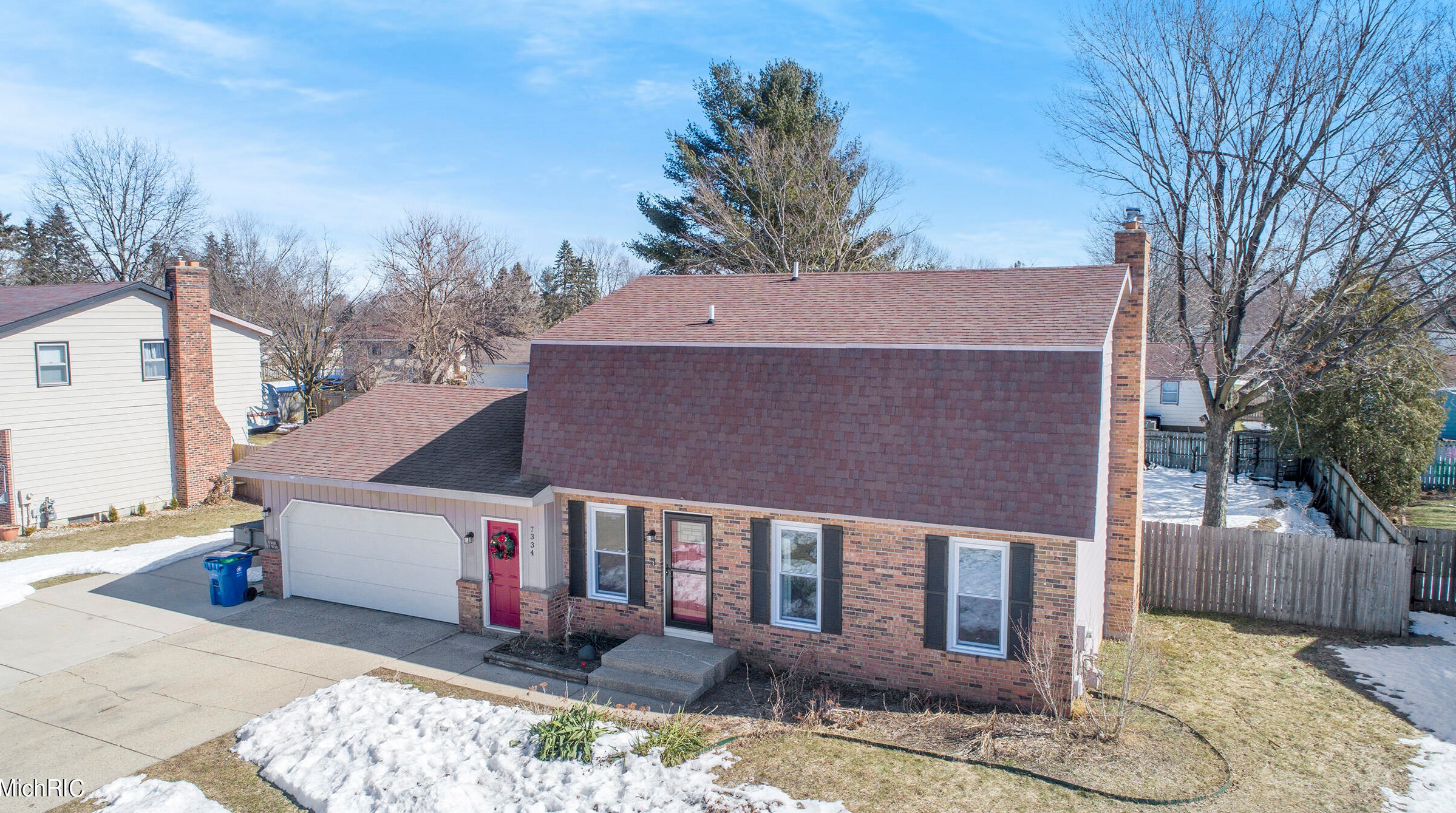 7334 Roselane Ave, Jenison, MI 49428-8743