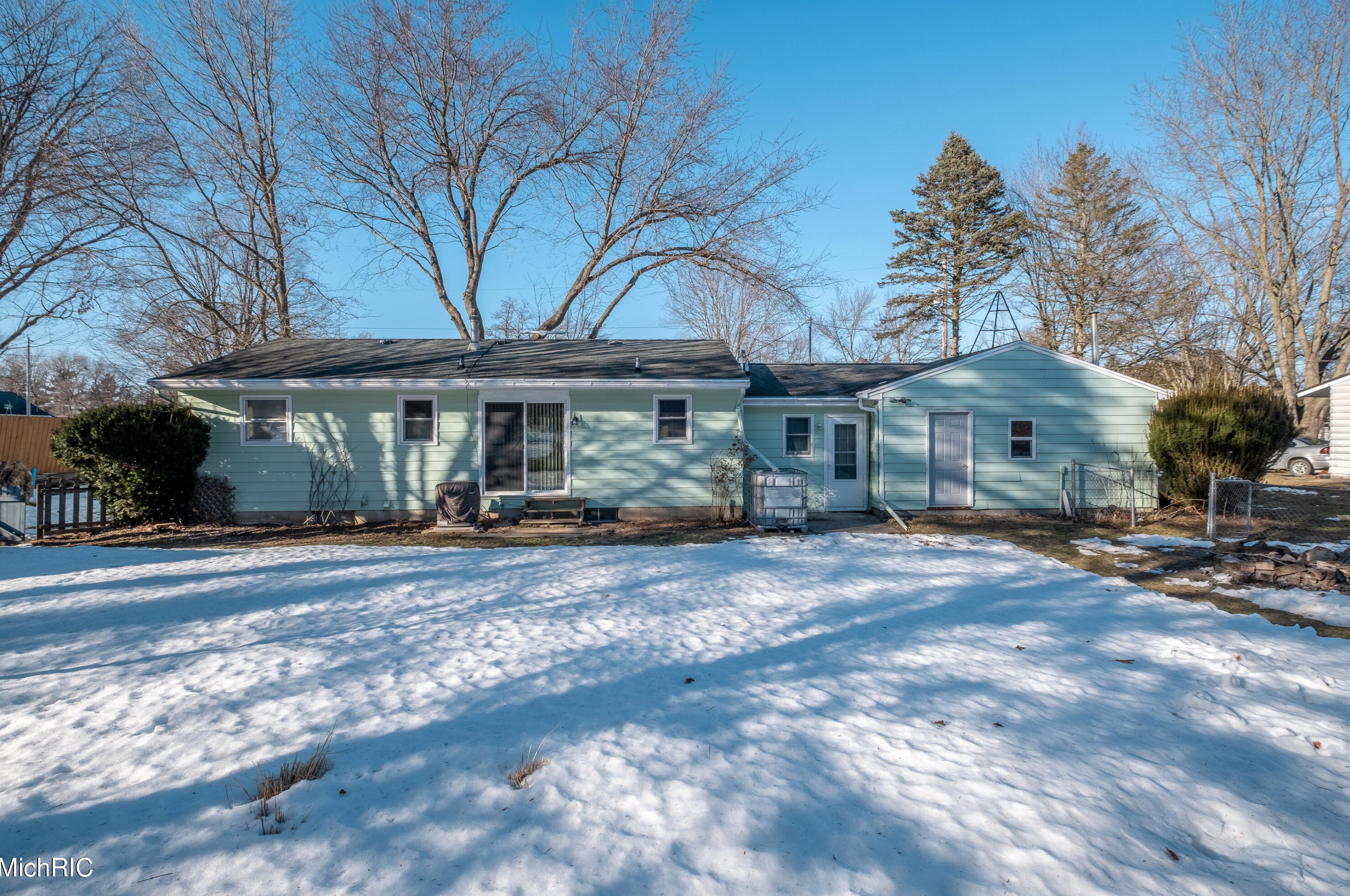 60 Wyandotte Ct, Saranac MI 48881-9509 exterior