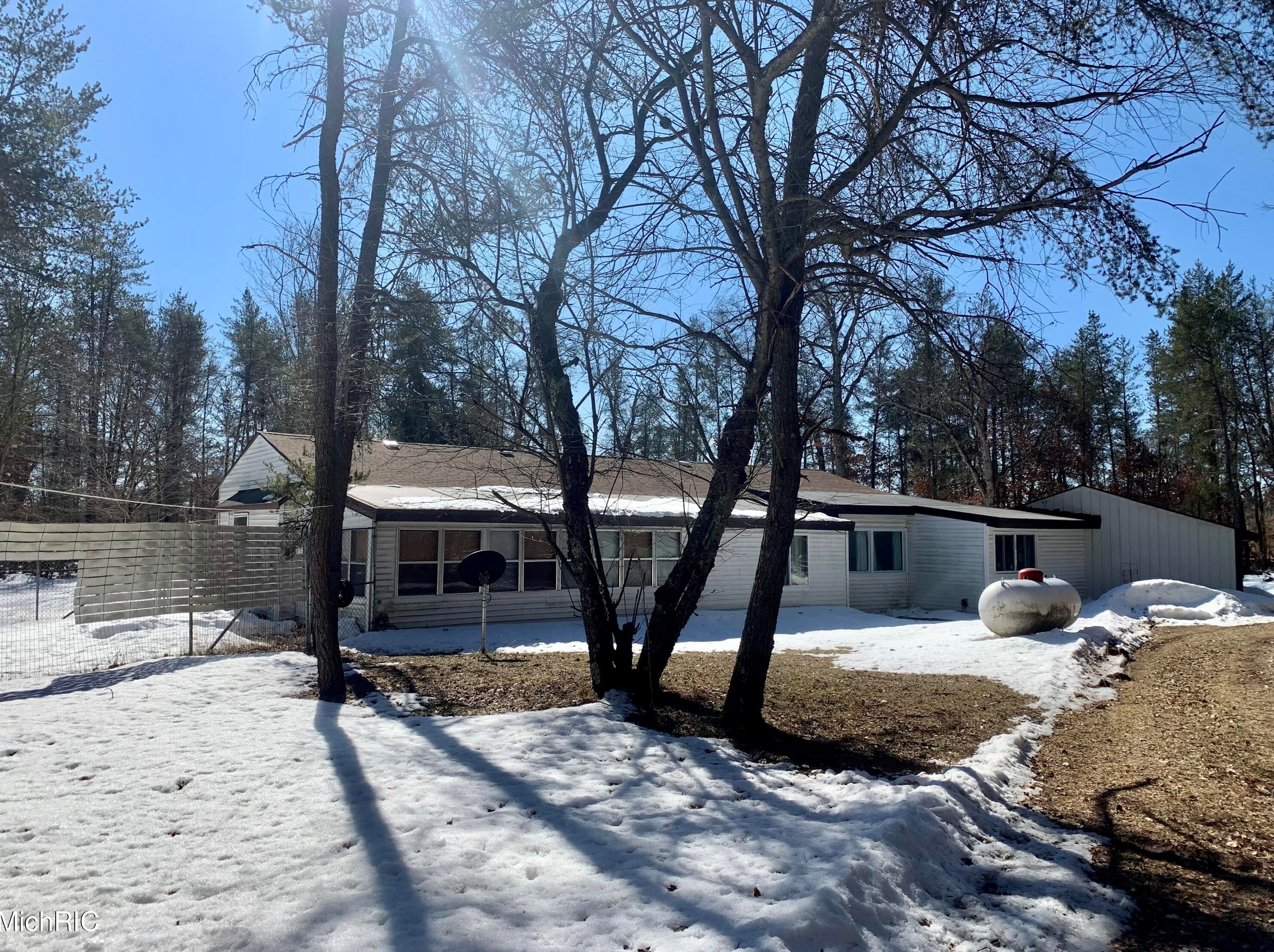 794 36th St, Baldwin, MI 49304-7148