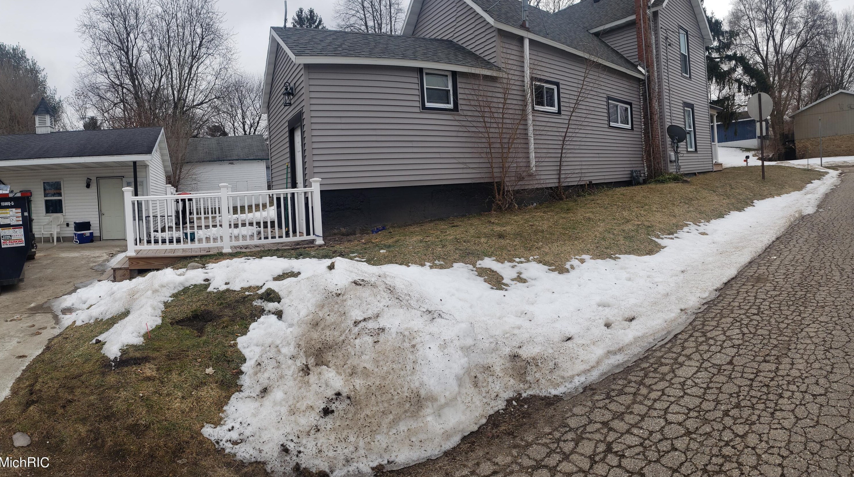 239 Logan St, Coloma, MI 49038-9505