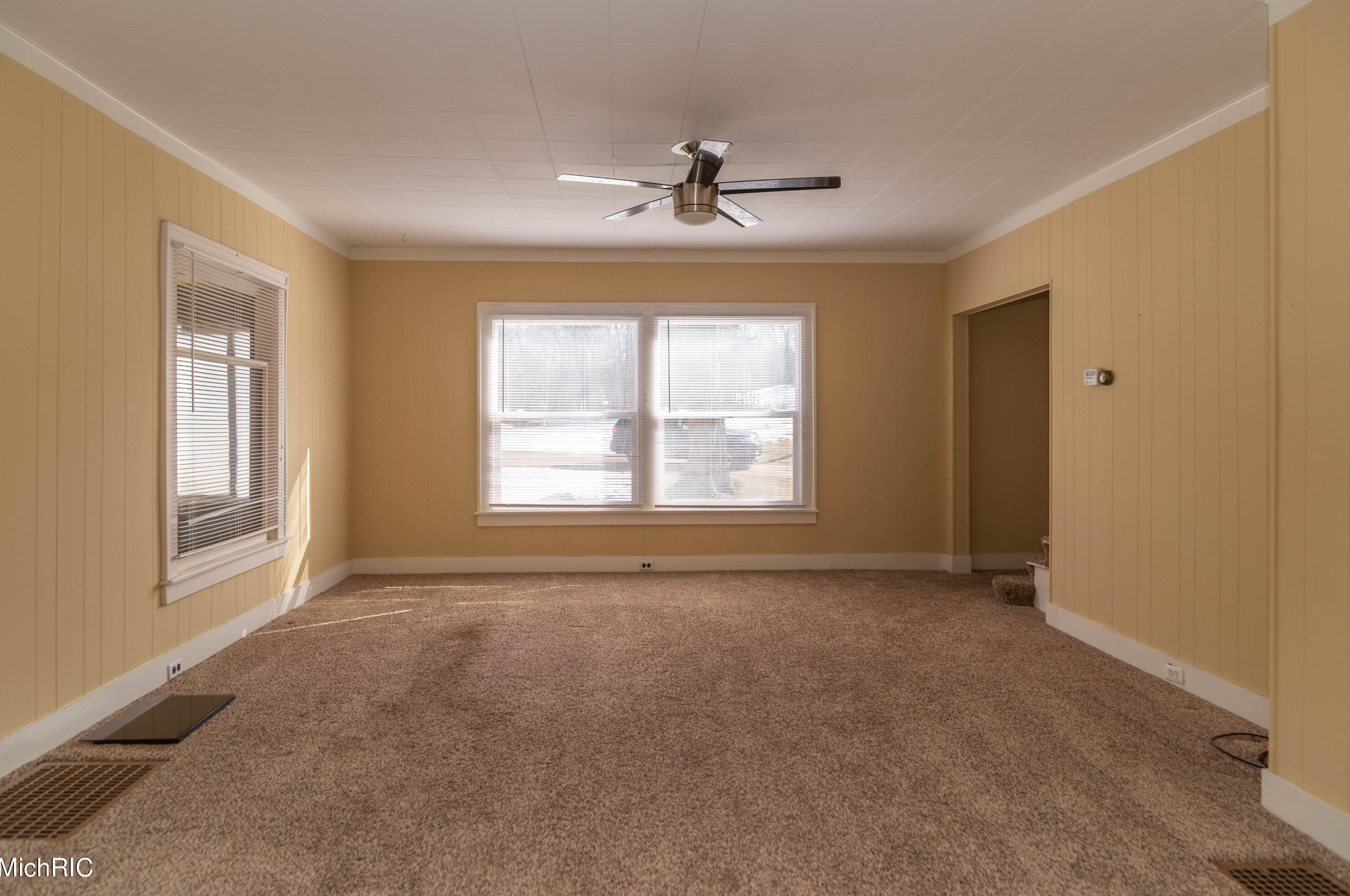 2064 140th Ave, Dorr MI 49323-9586 exterior